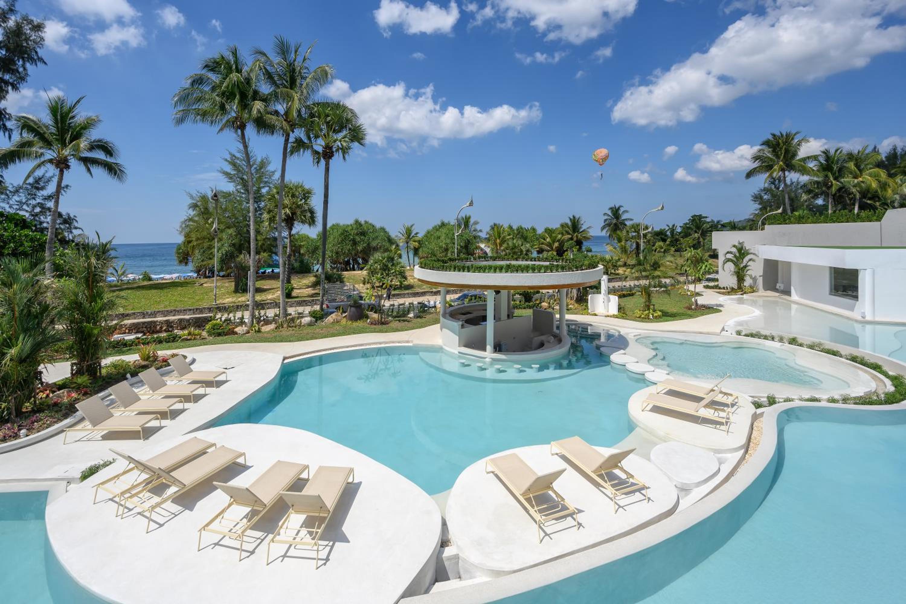 Lagoon Pool View Deluxe Terrace - Photo 8