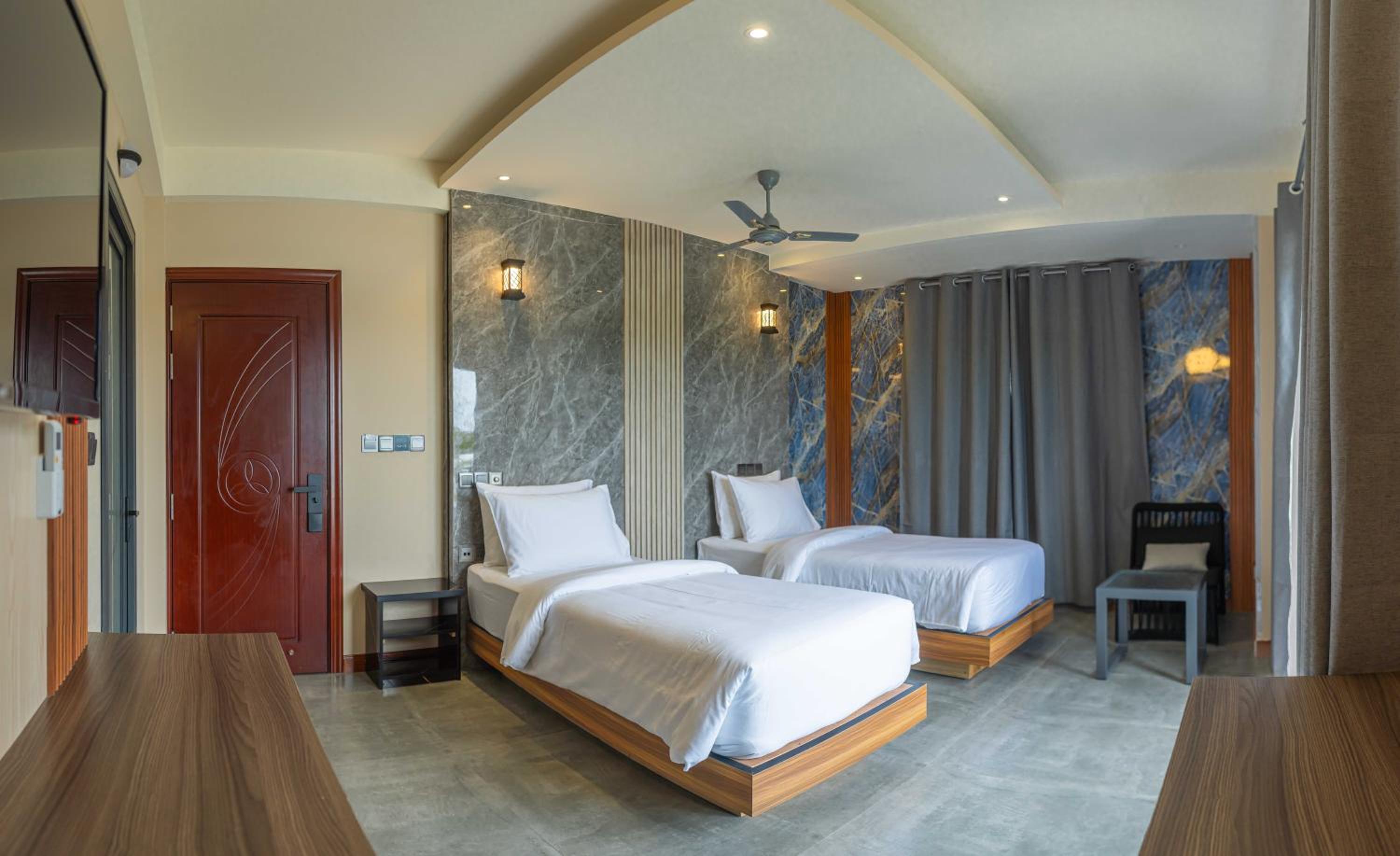 Twin Room With City View