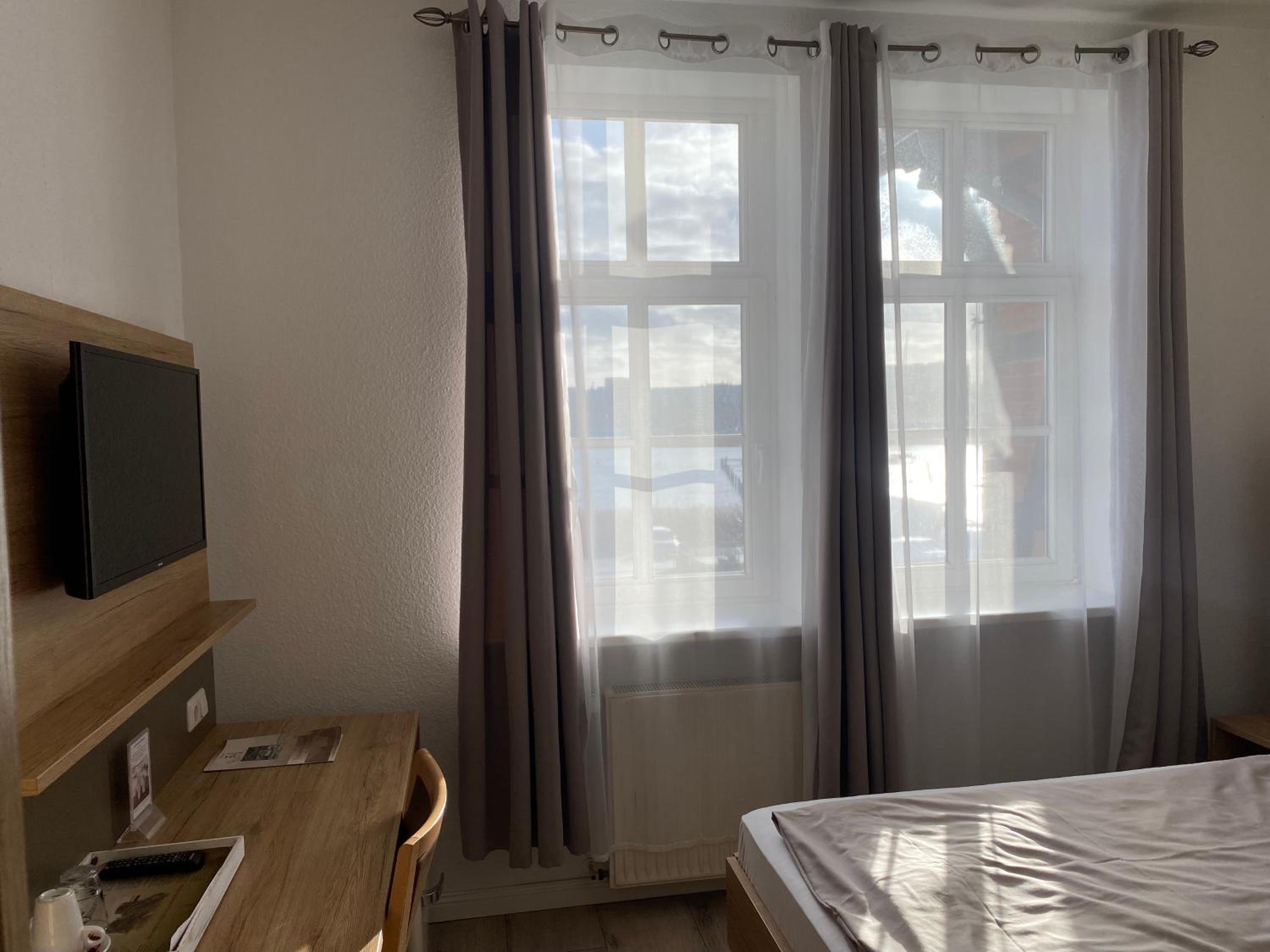 Large Single Room