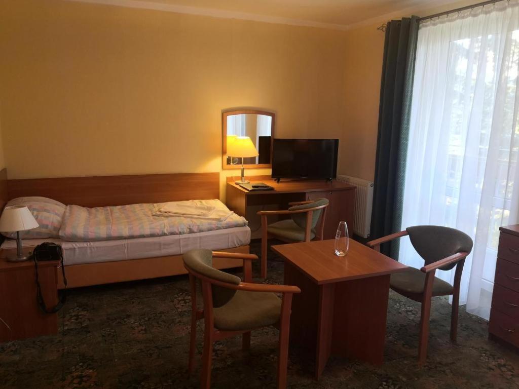 Double or Twin Room photo 3