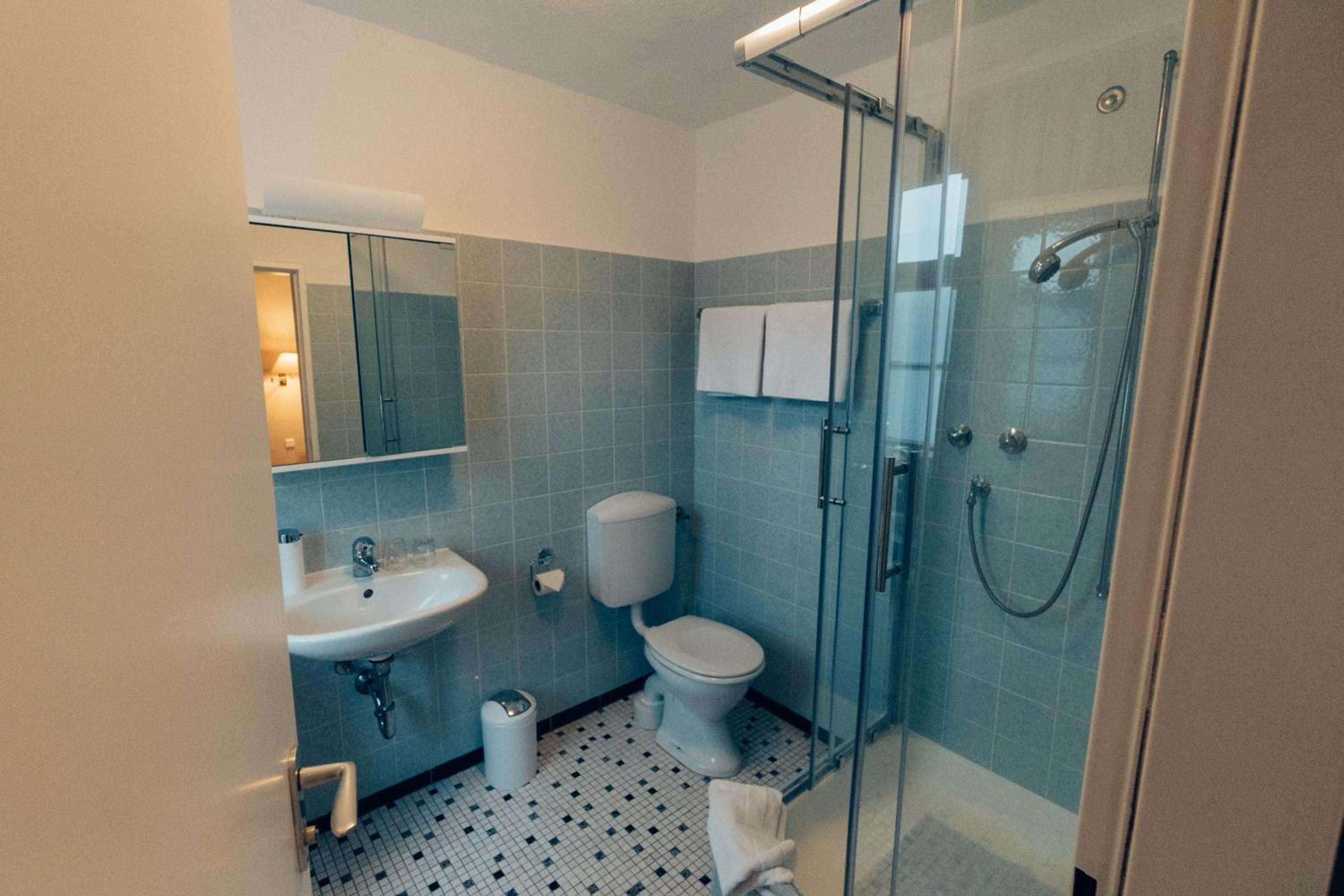 Double Room - Photo 16