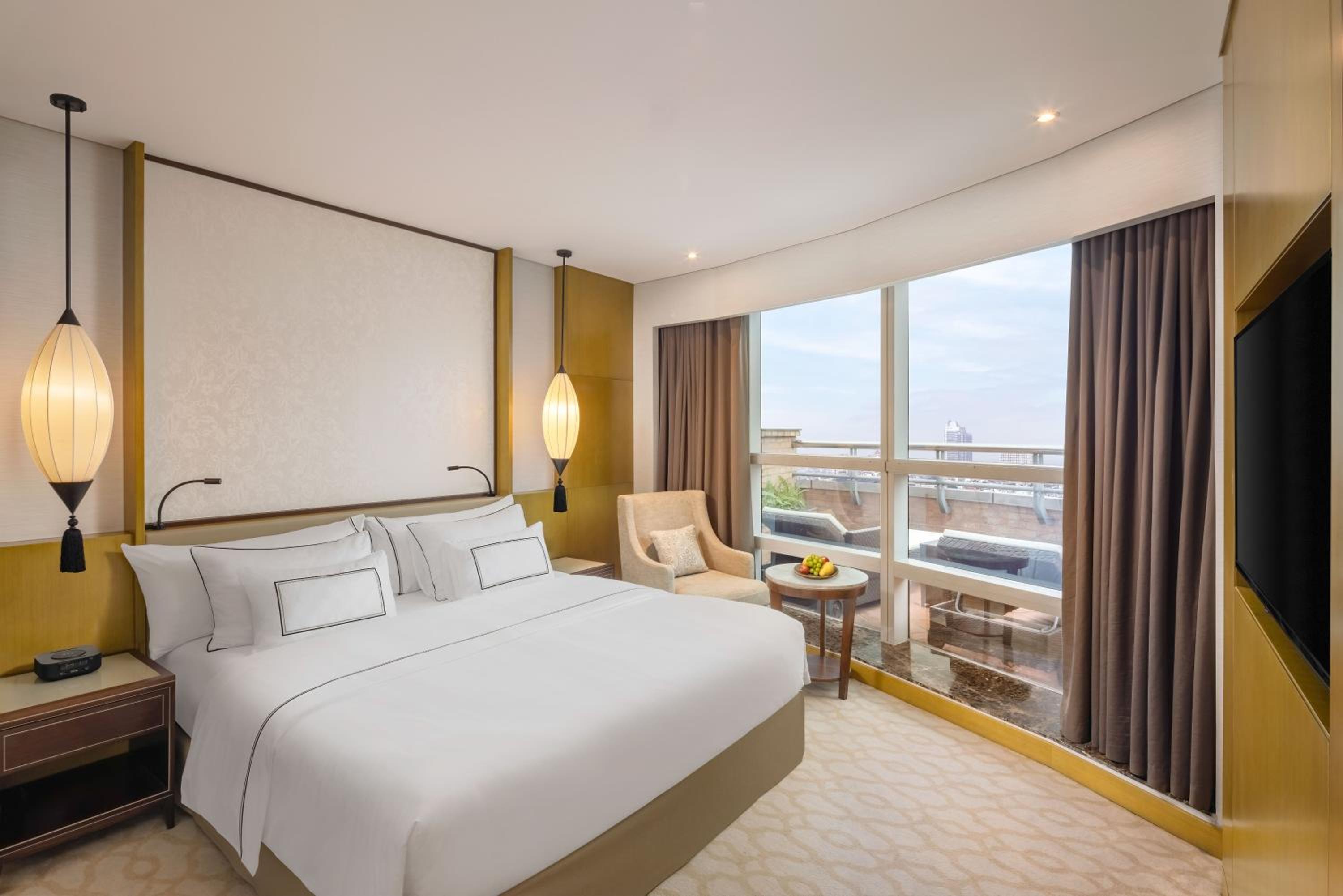 The Level Suite with Balcony - Photo 1