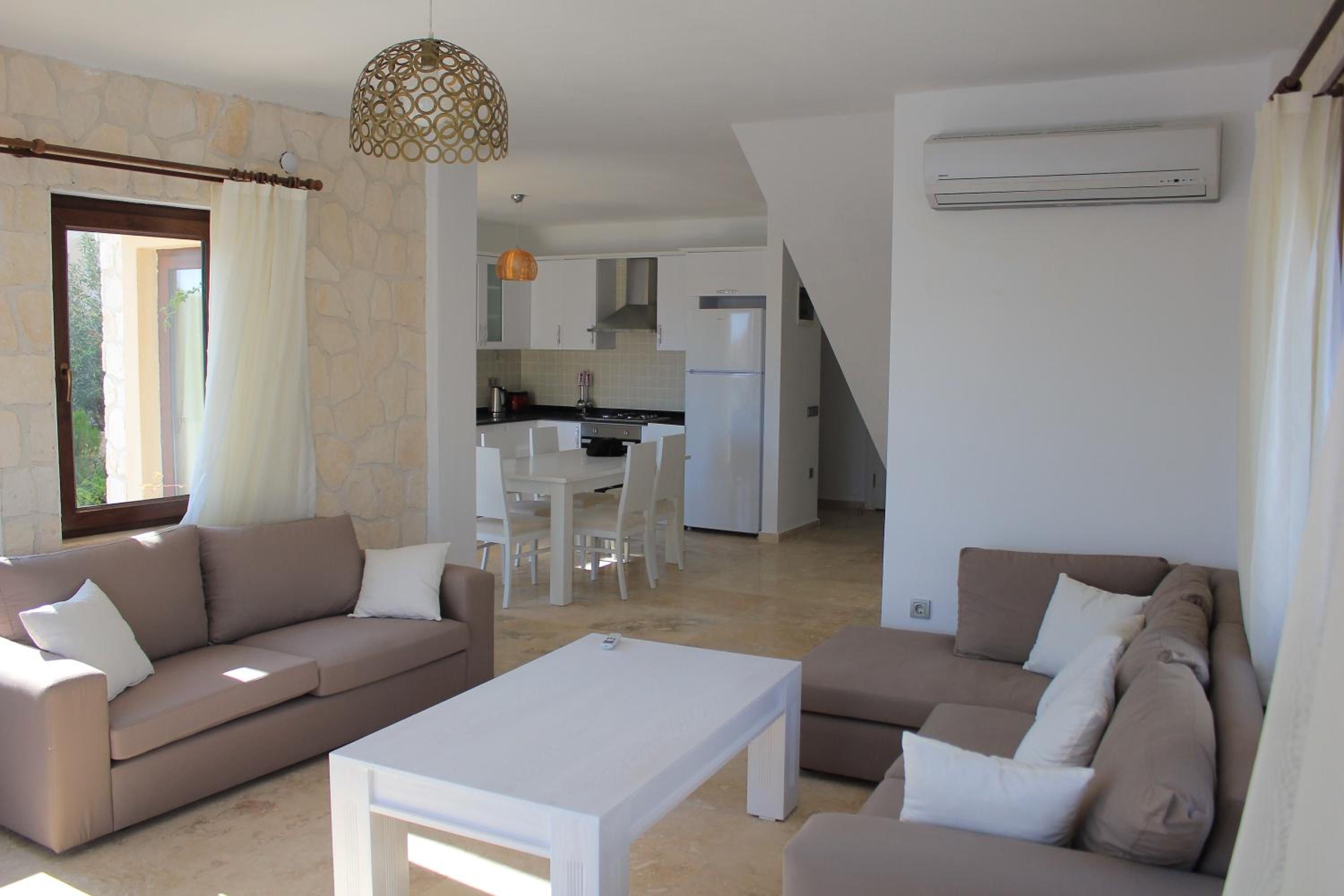 Three-Bedroom Villa photo 1