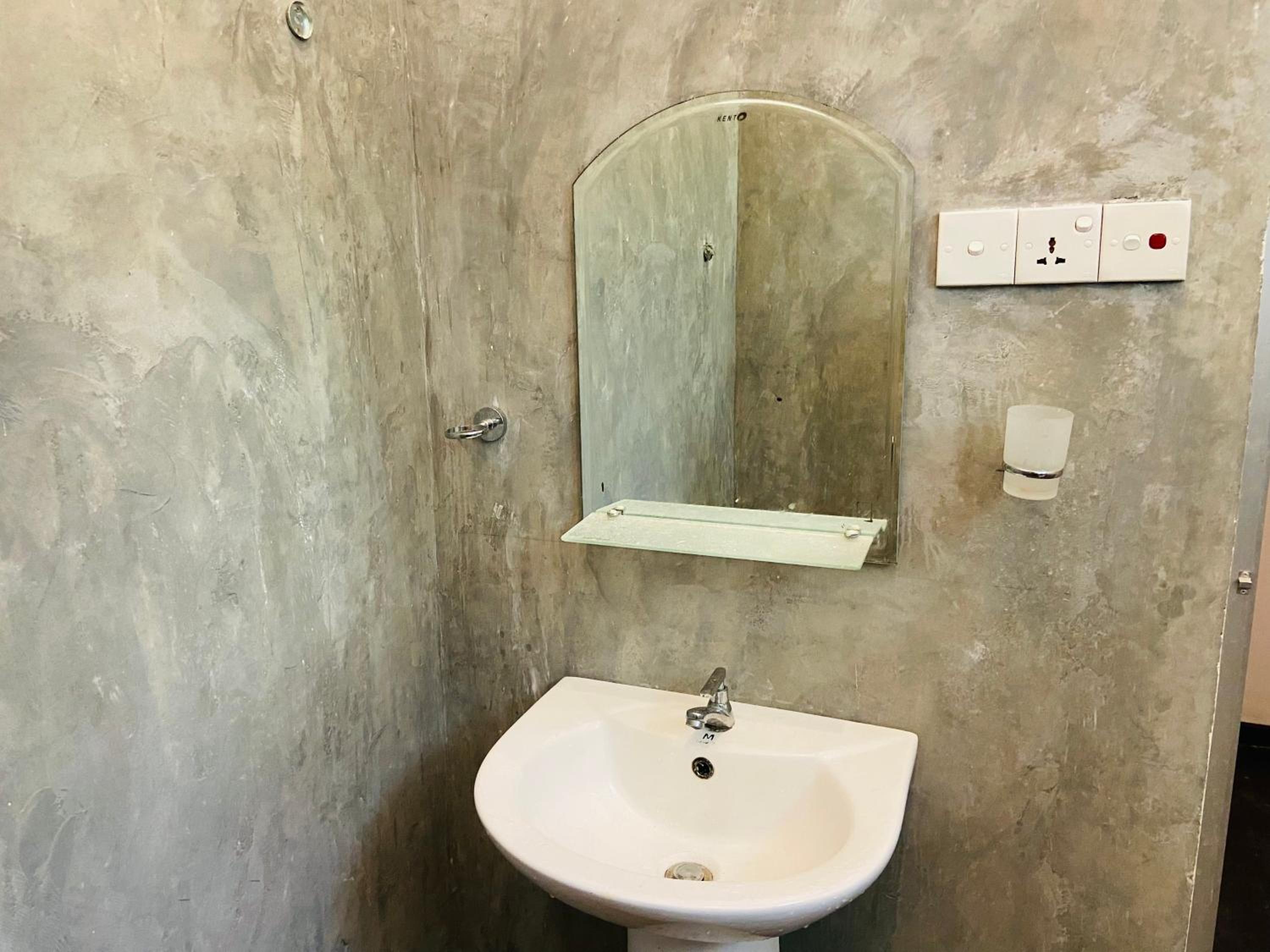 Double Room With Private Bathroom photo 3