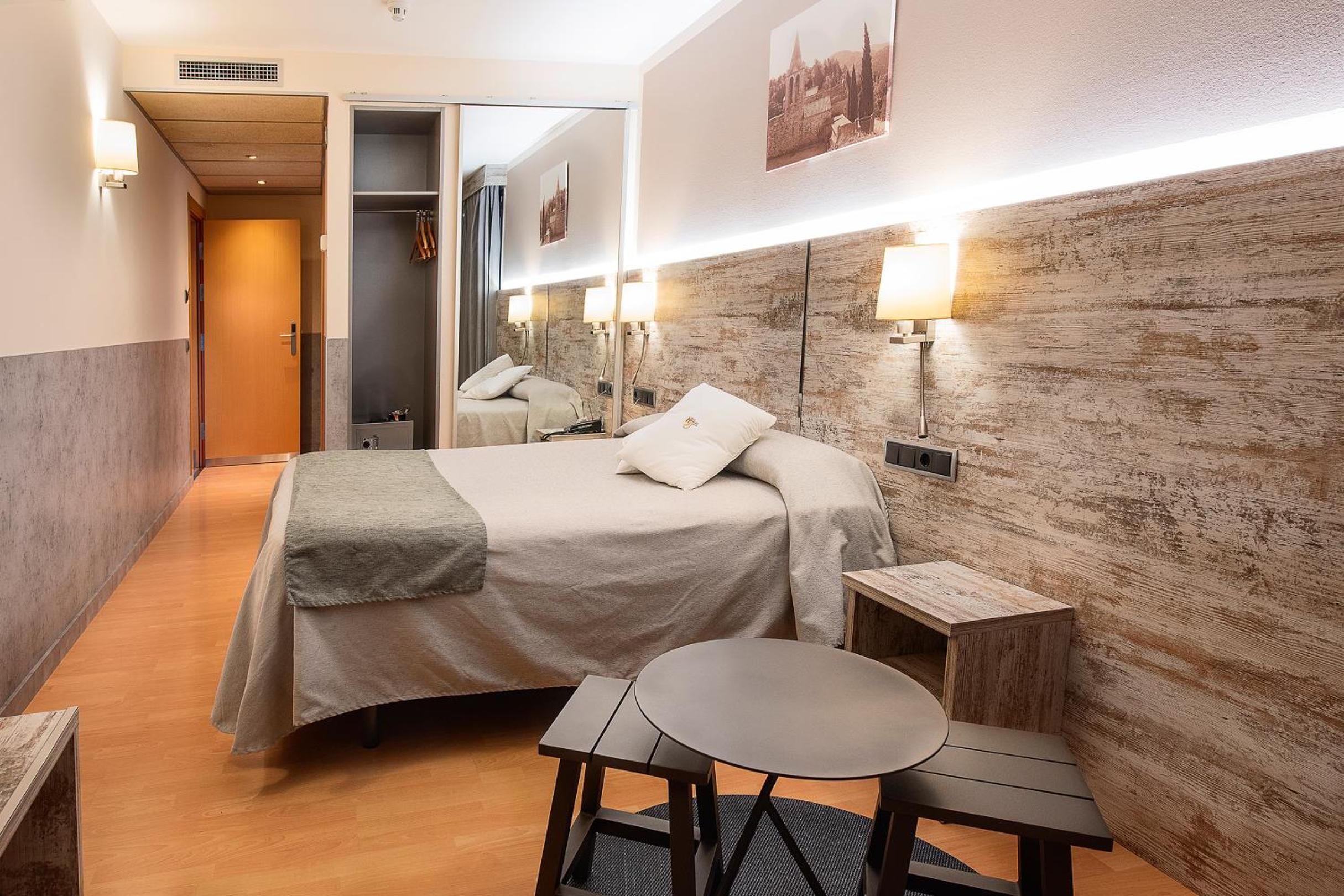 Double Room - Photo 11