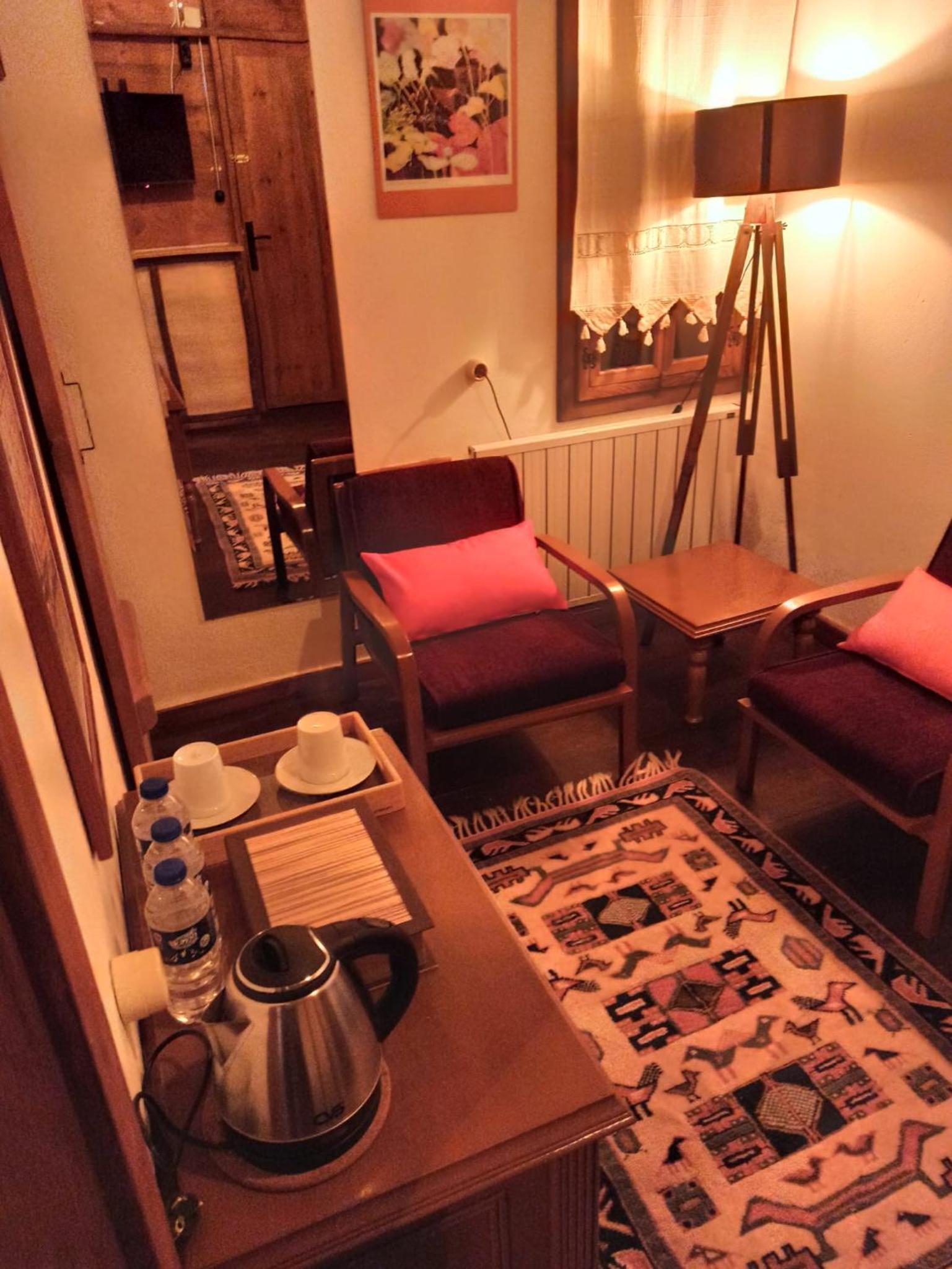 Superior Family Room photo 1
