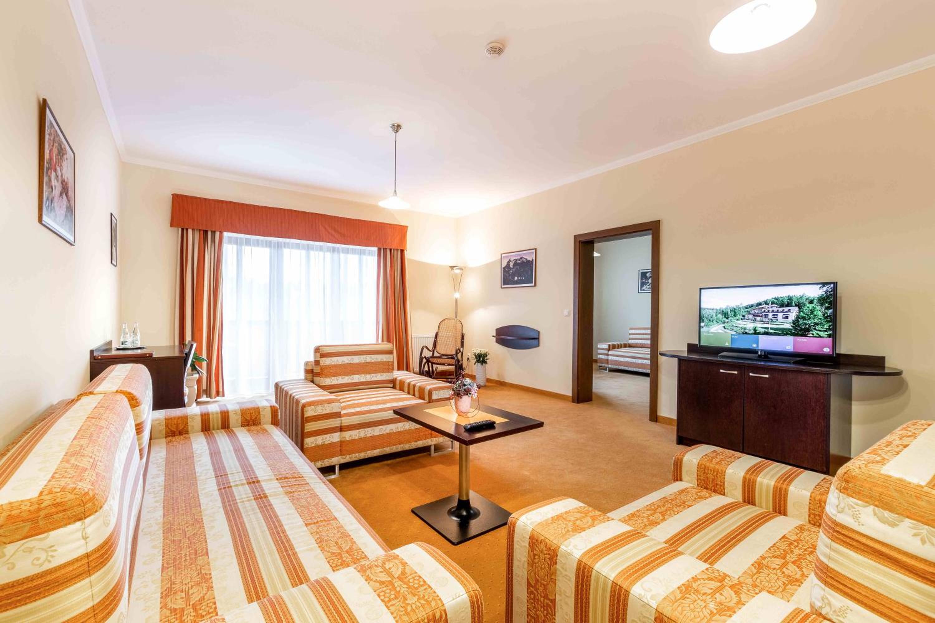 One-Bedroom Suite photo 3