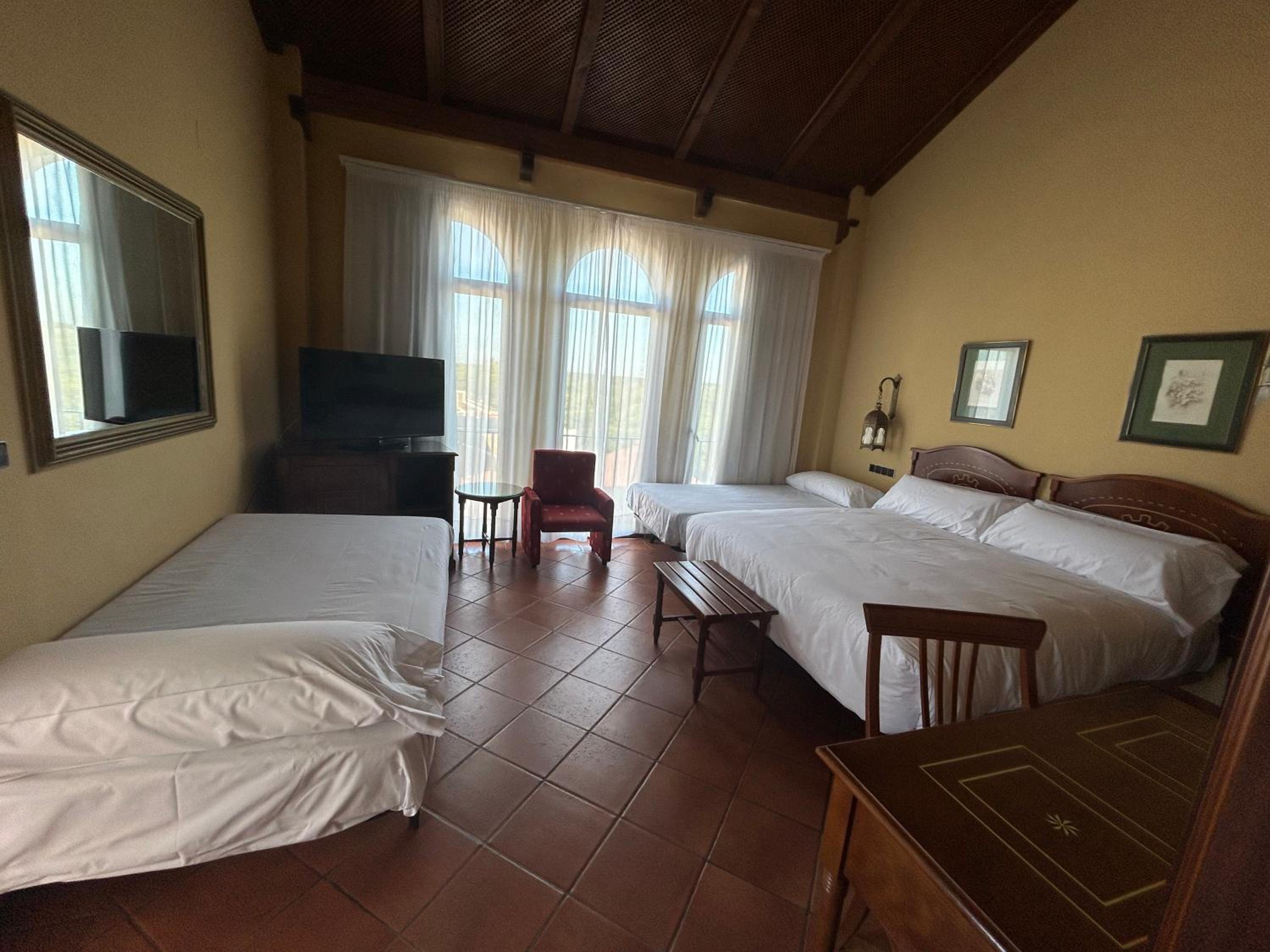 Habitación Familiar (2 Adultos + 2 Niños)