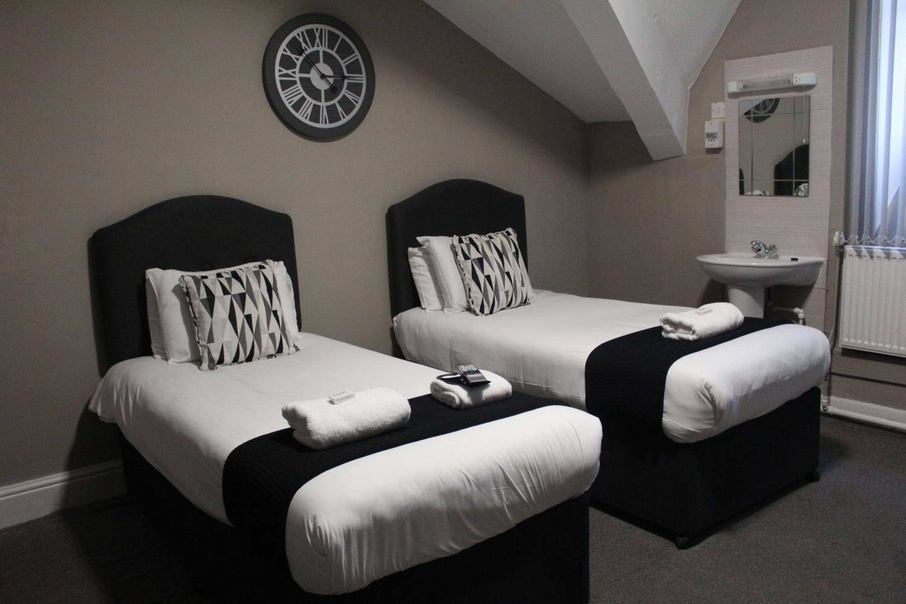 Triple Room with Shared Bathroom photo 1