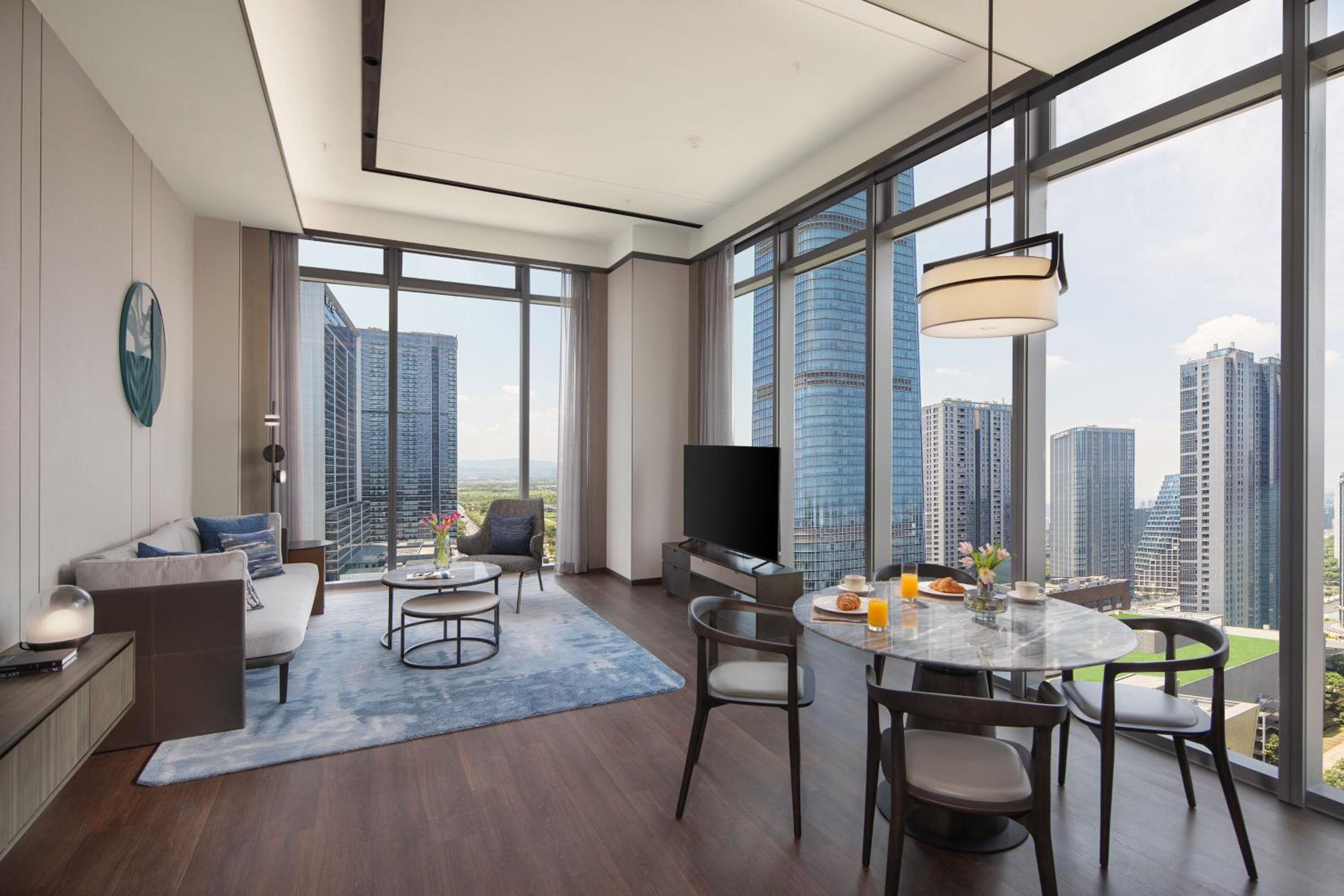 Two-Bedroom Apartment with Two King Beds photo 1