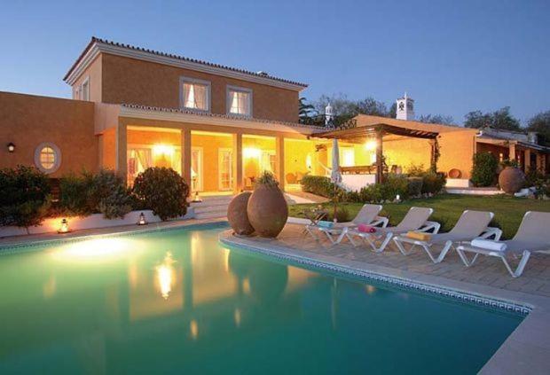 Villa photo 2