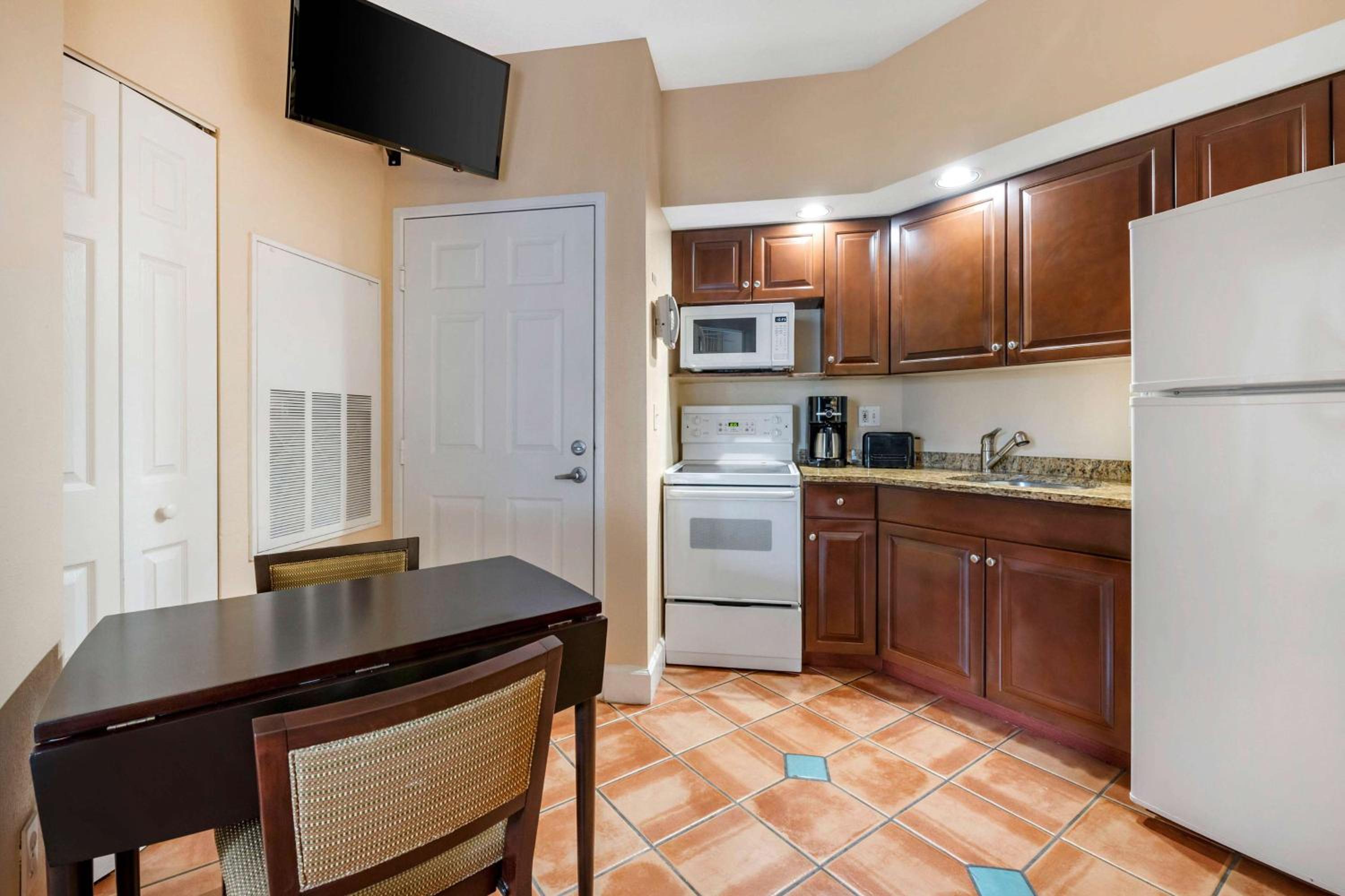 One-Bedroom King Suite