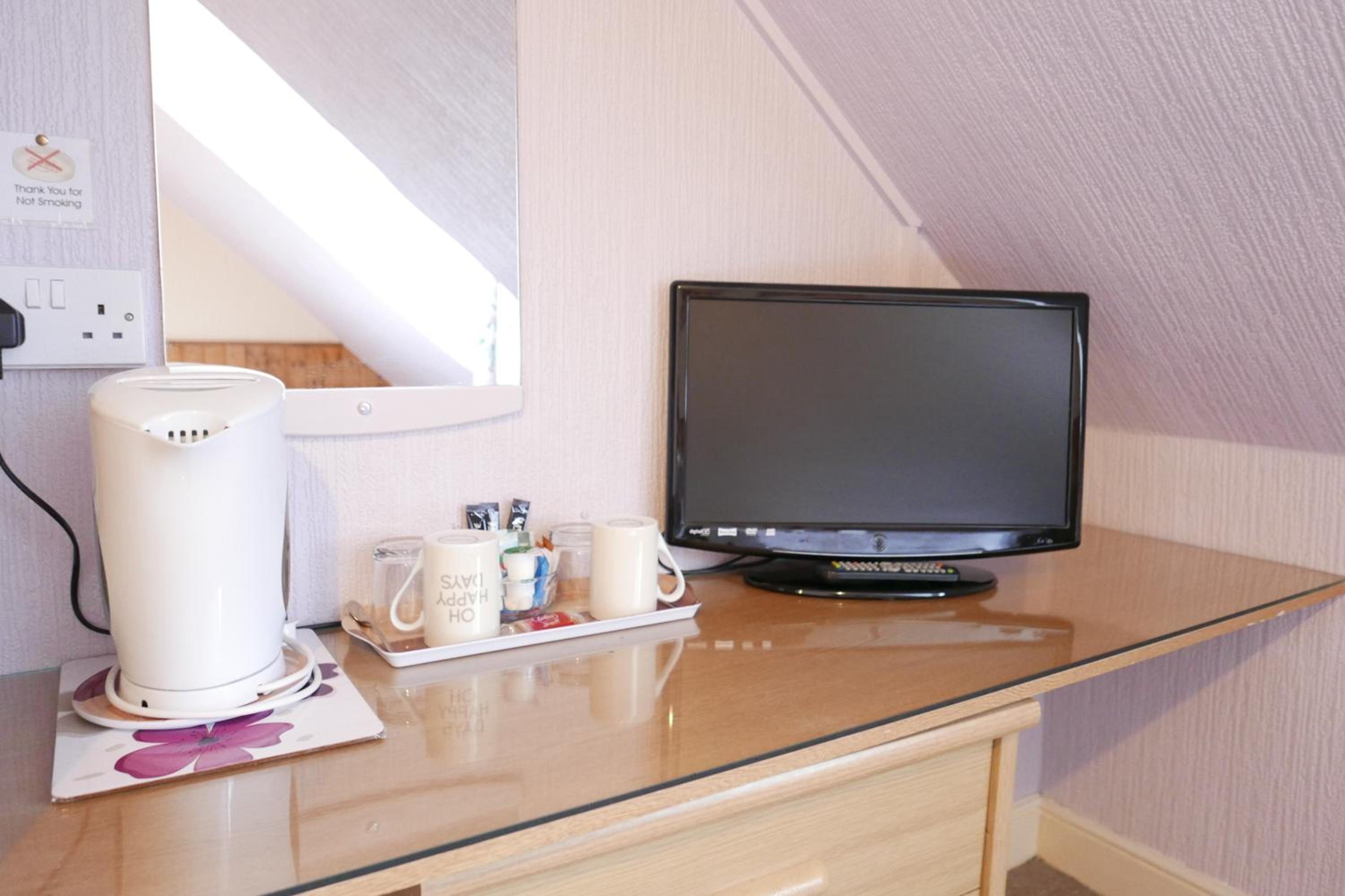 Standard Twin Room with Shared Bathroom photo 2