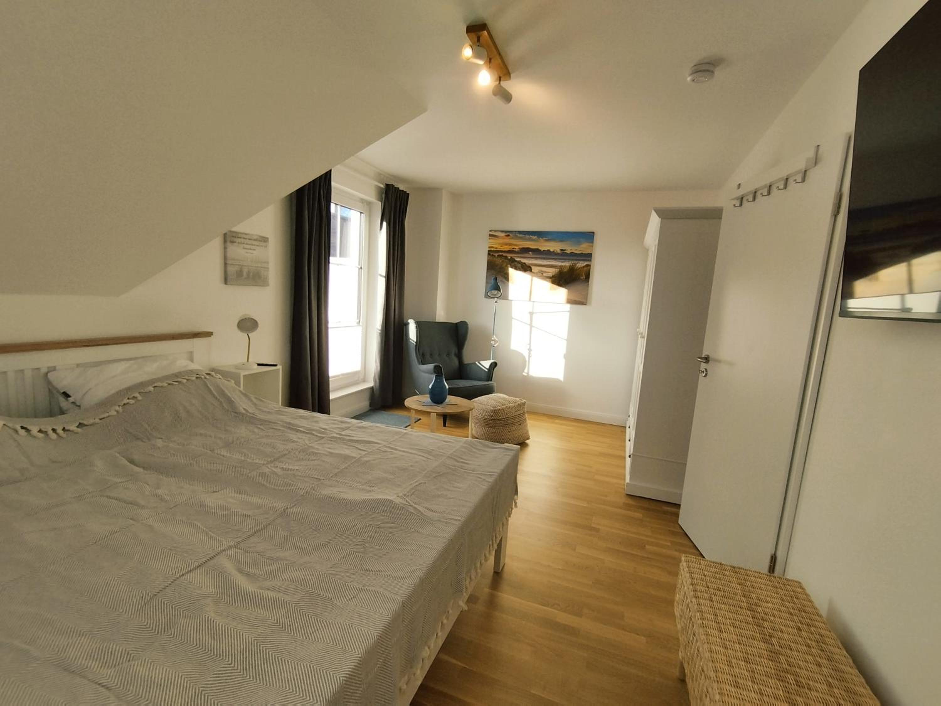 Three-Bedroom House photo 2