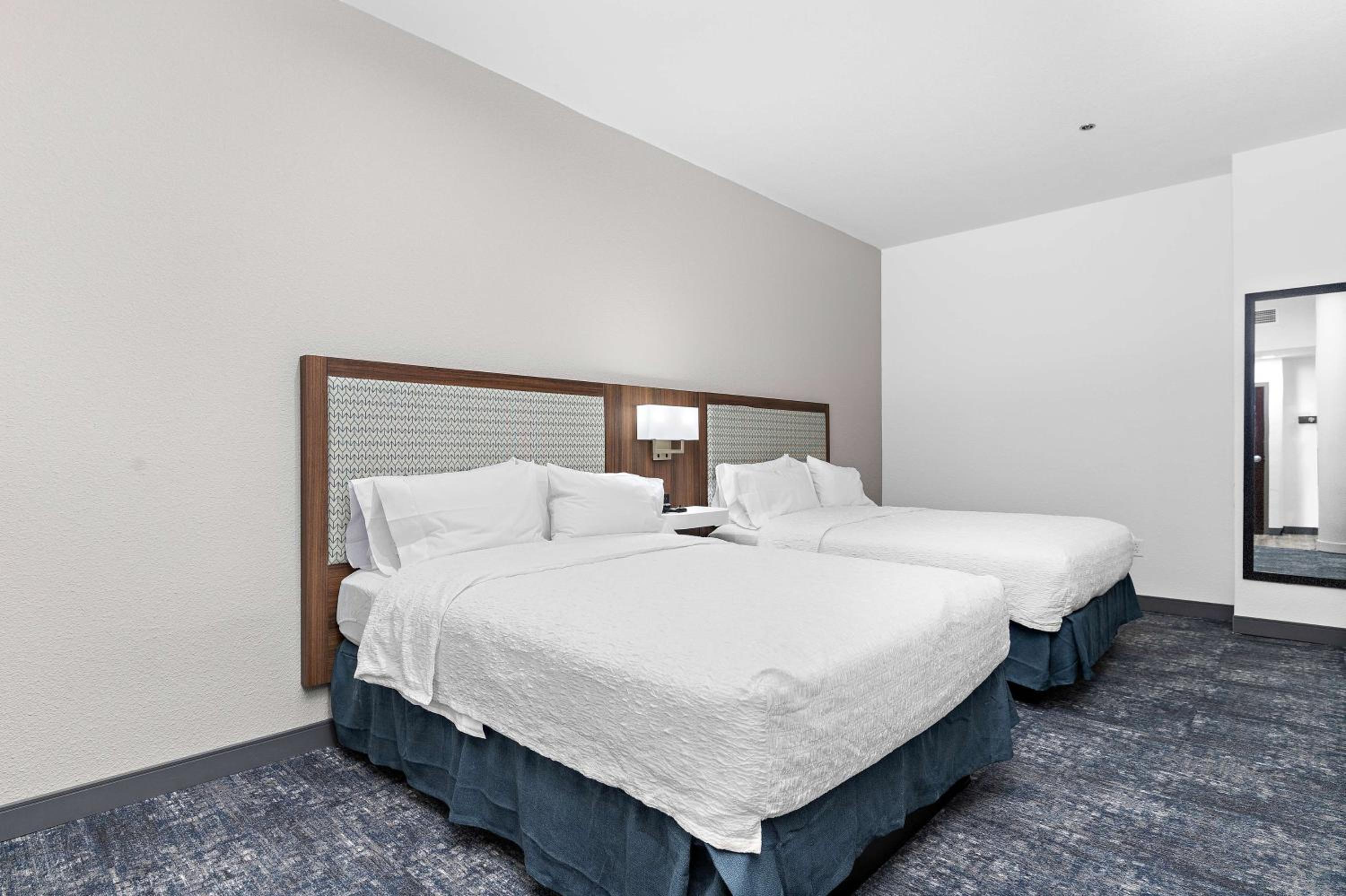 Queen Room with Microwave and Refrigerator