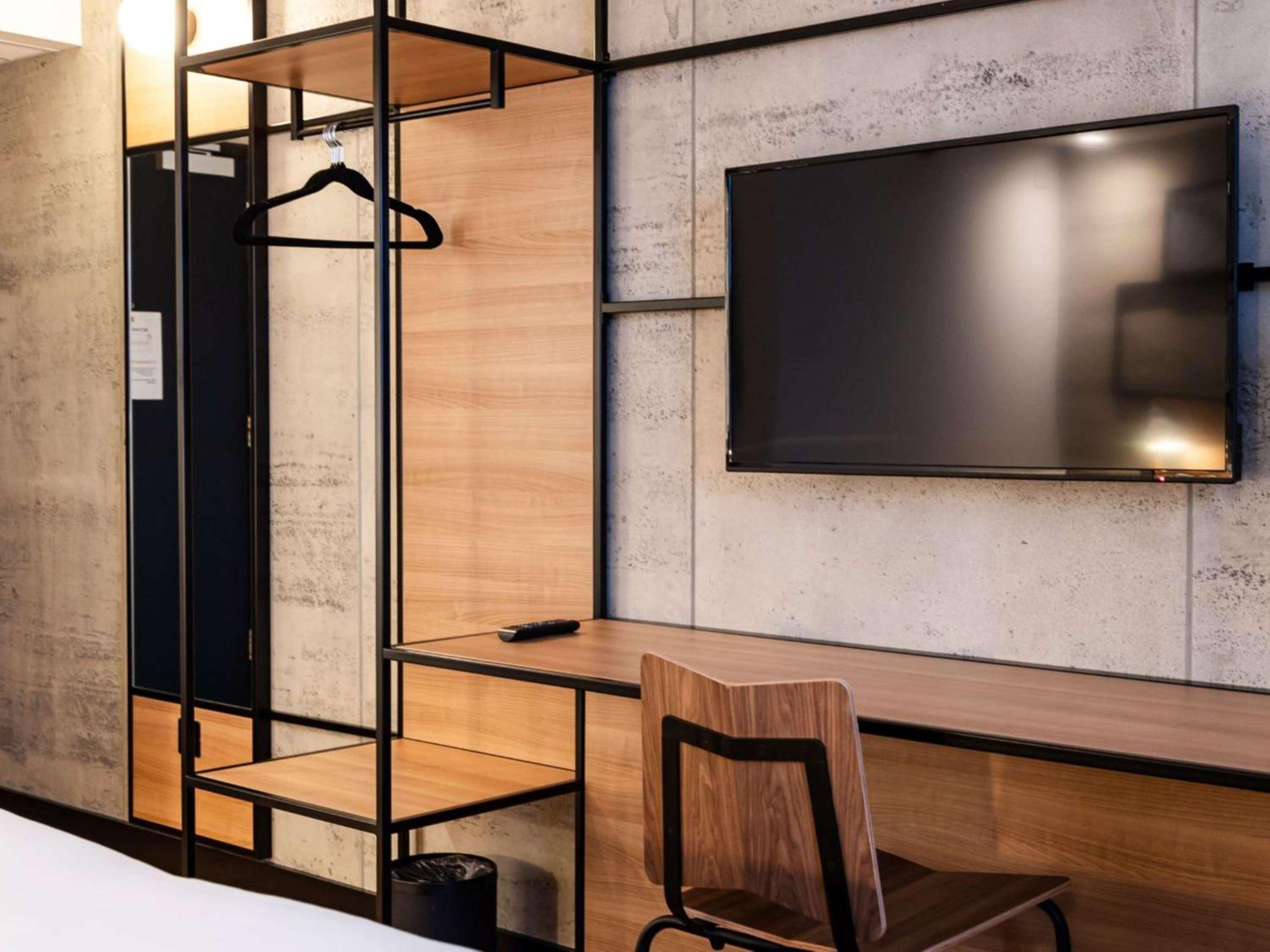 Accessible Twin Room - Photo 9