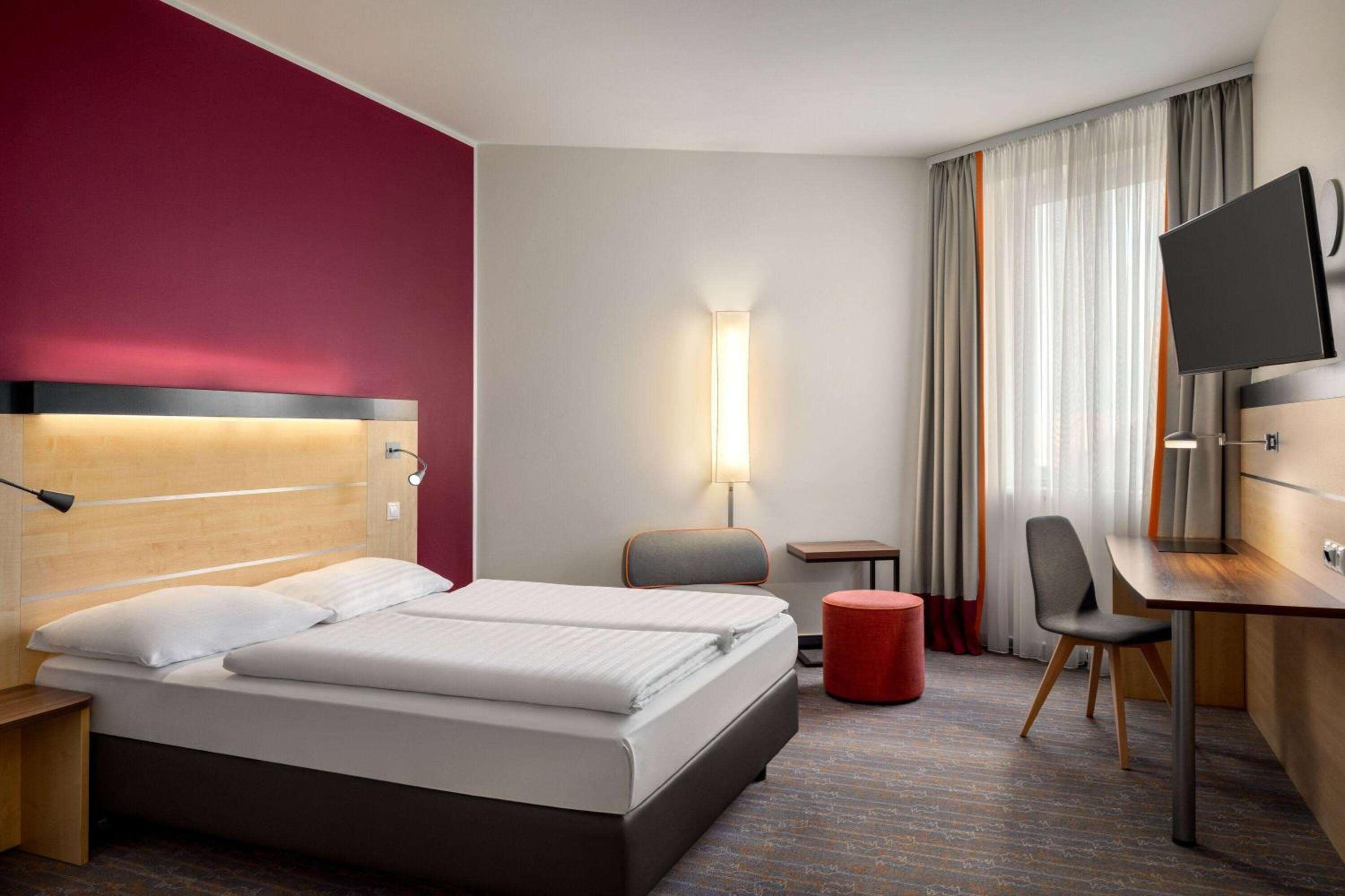 Comfort Accessible Room - Photo 2