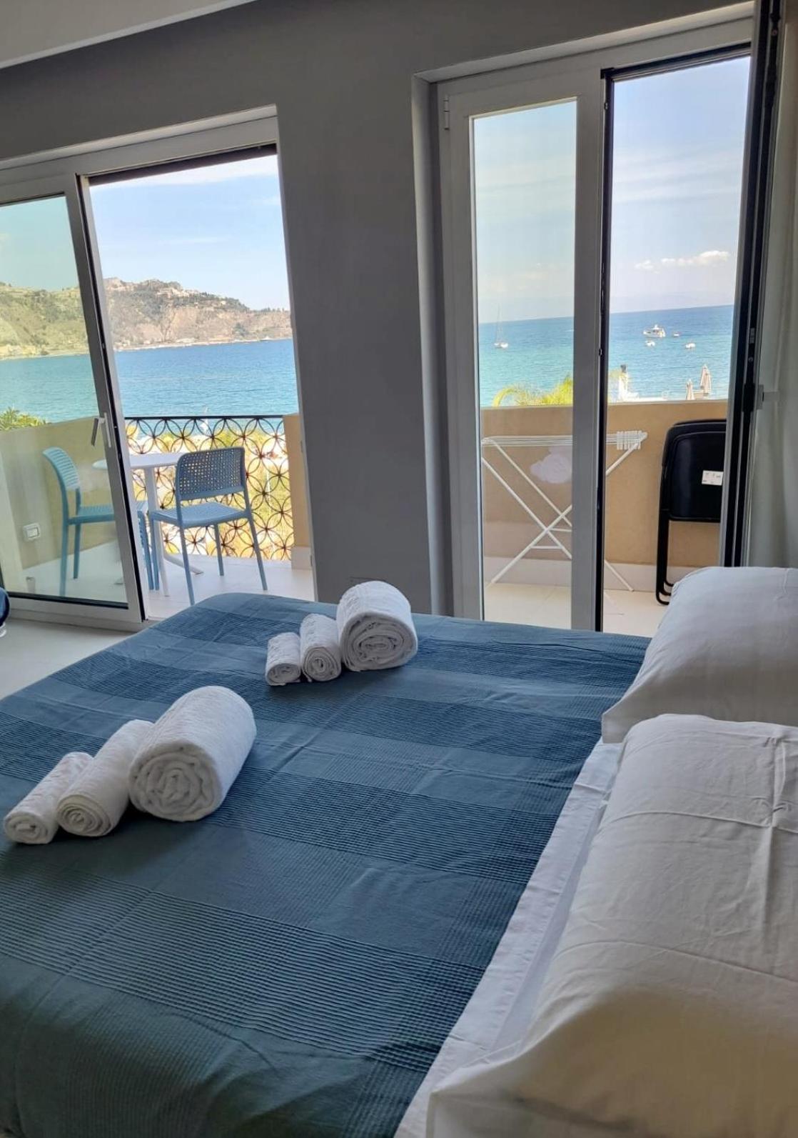 Studio Apartment with Sea View
