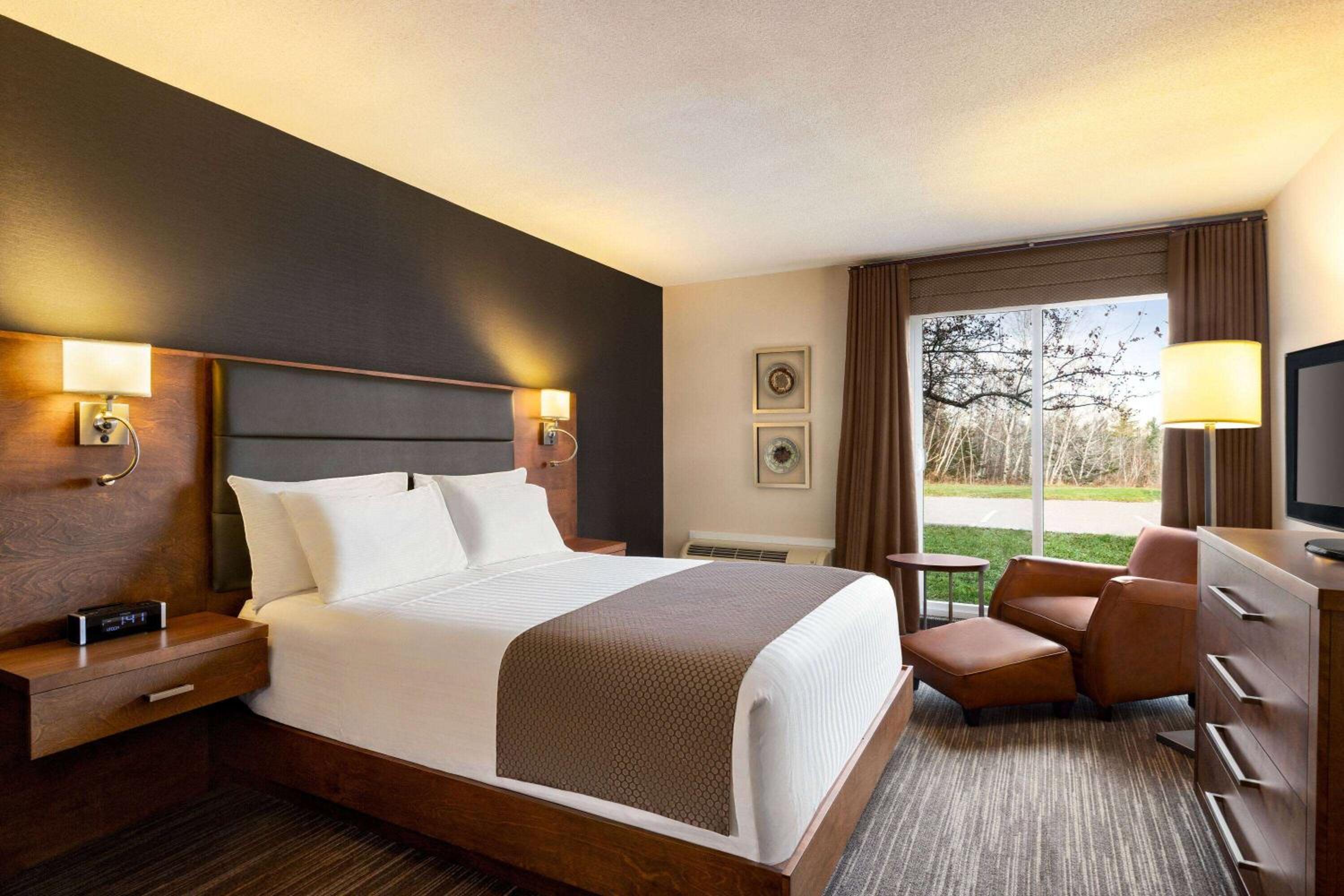 Executive Queen Room - Non-Smoking - Ground Floor
