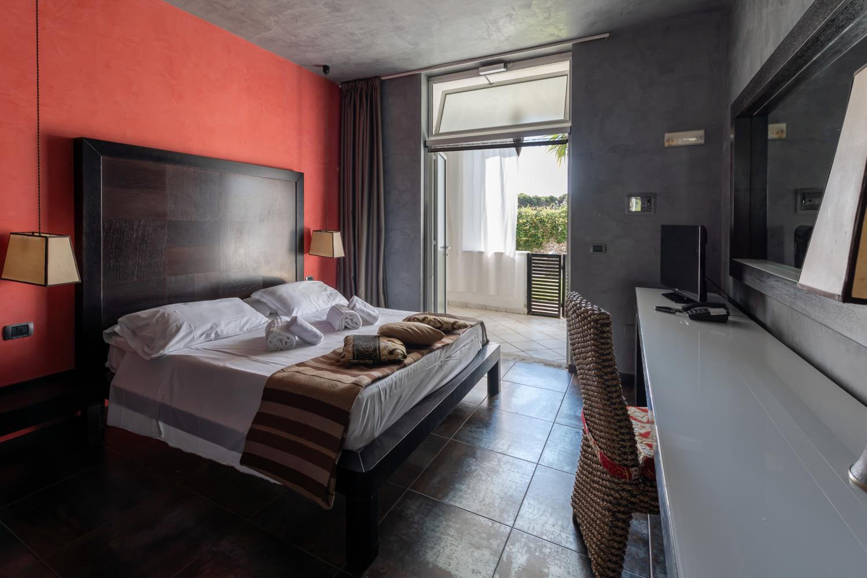 Double Room with Balcony (3 Adults)