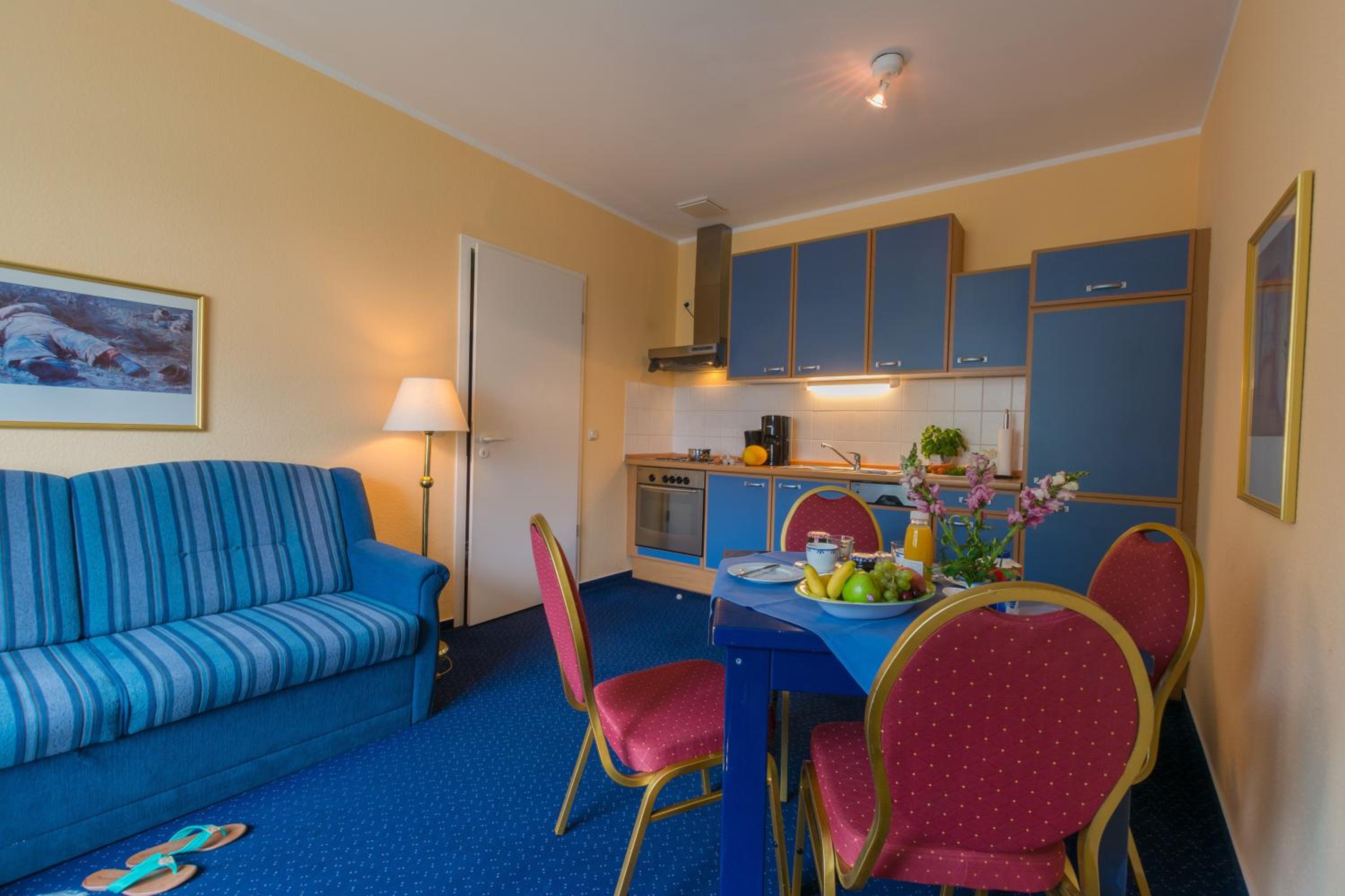 2-Room Apartment (148 ft²) photo 2