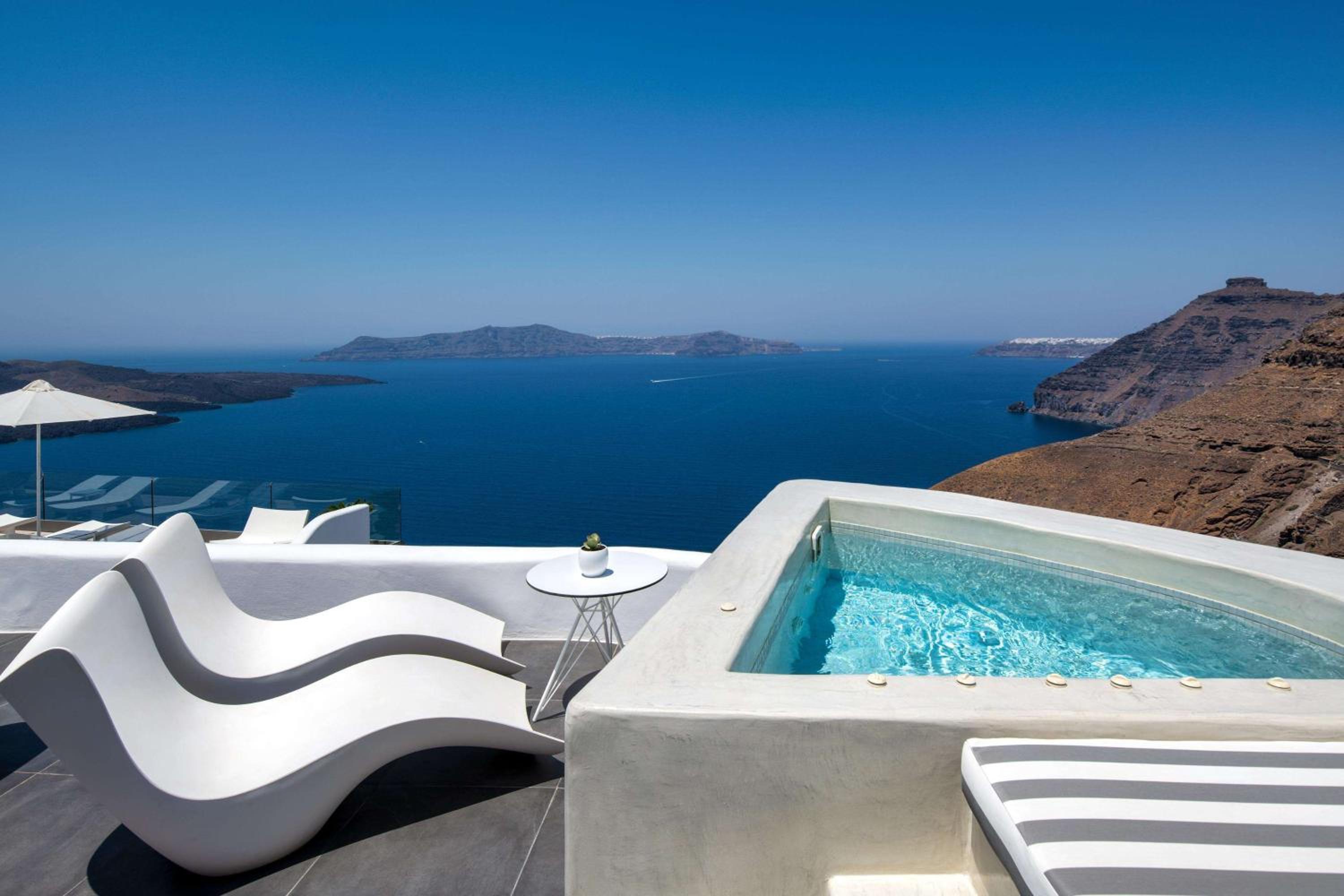 Superior Suite with outdoor Hot Tub and Caldera View - Photo 7