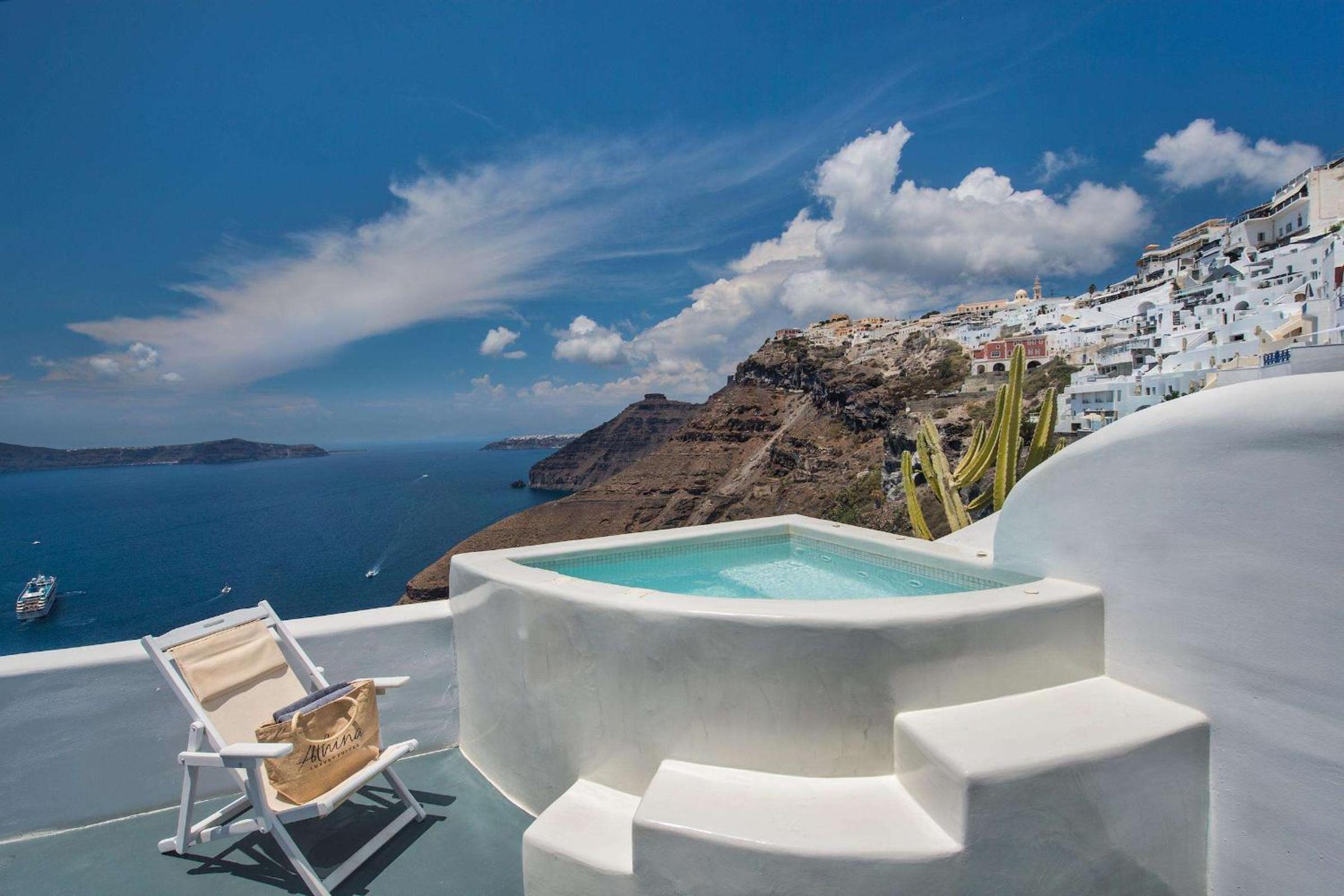 Honeymoon Suite with outdoor hot tub and Caldera View - Photo 5