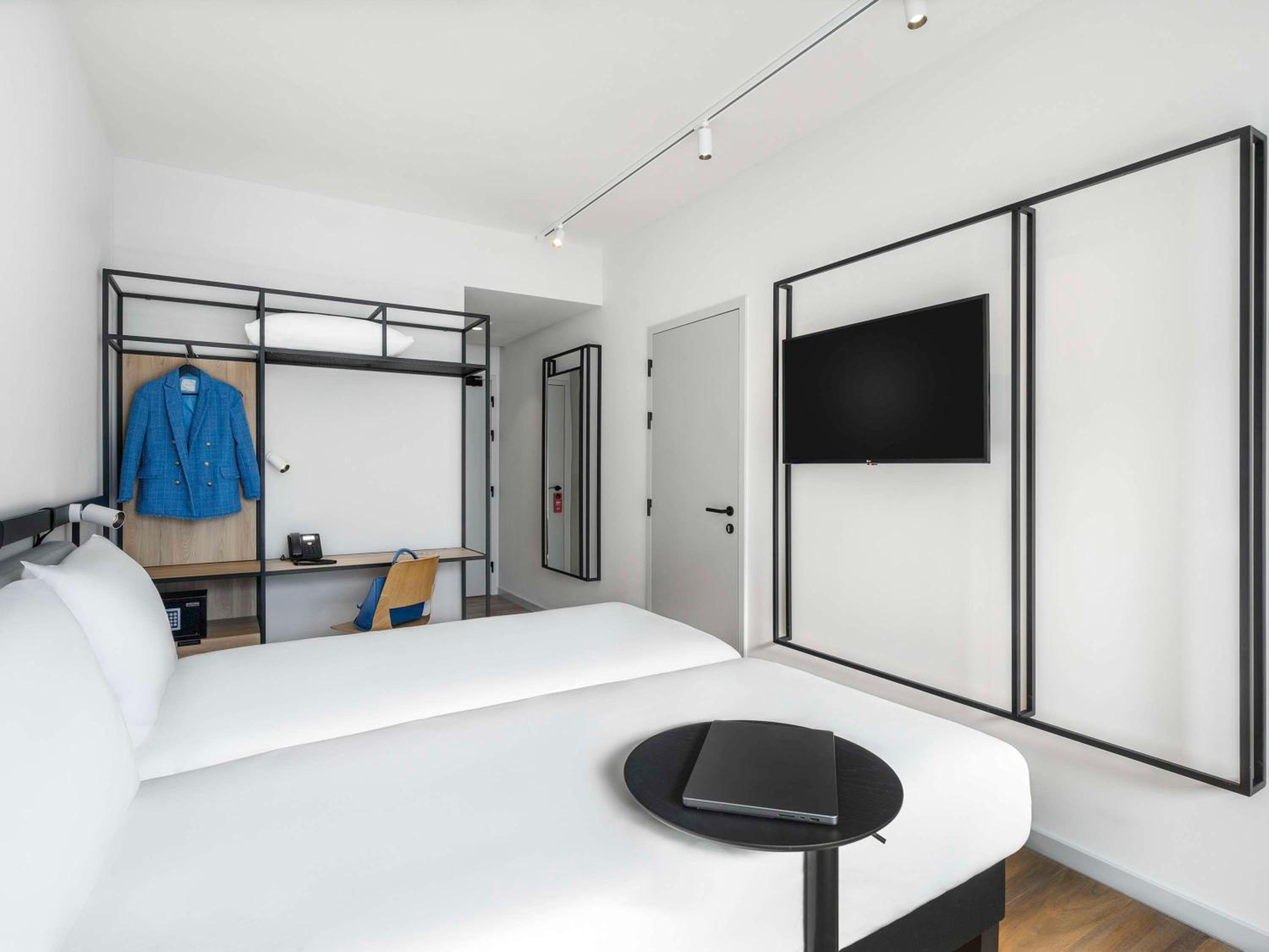 Standard Twin Room - Photo 2