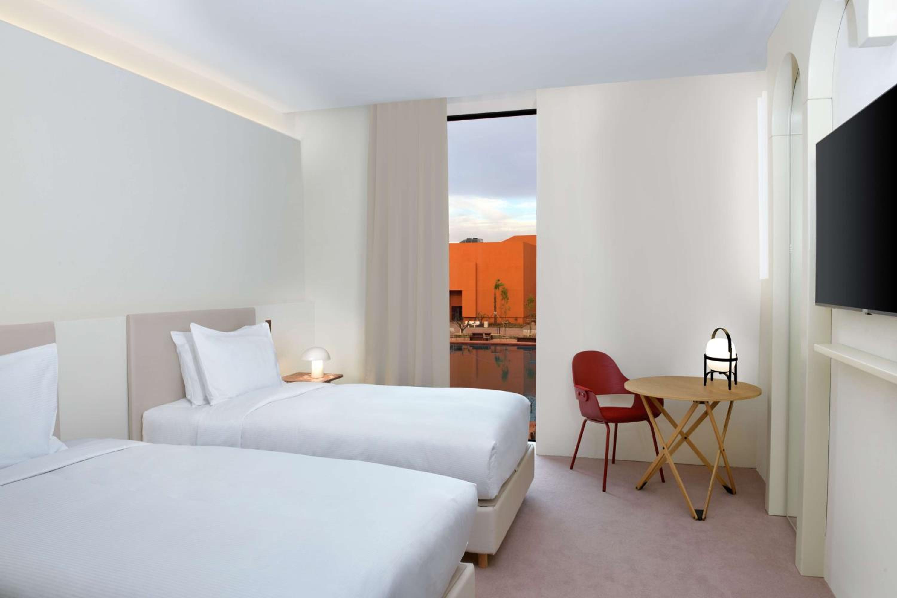 Deluxe Twin Room with Pool View - Photo 2