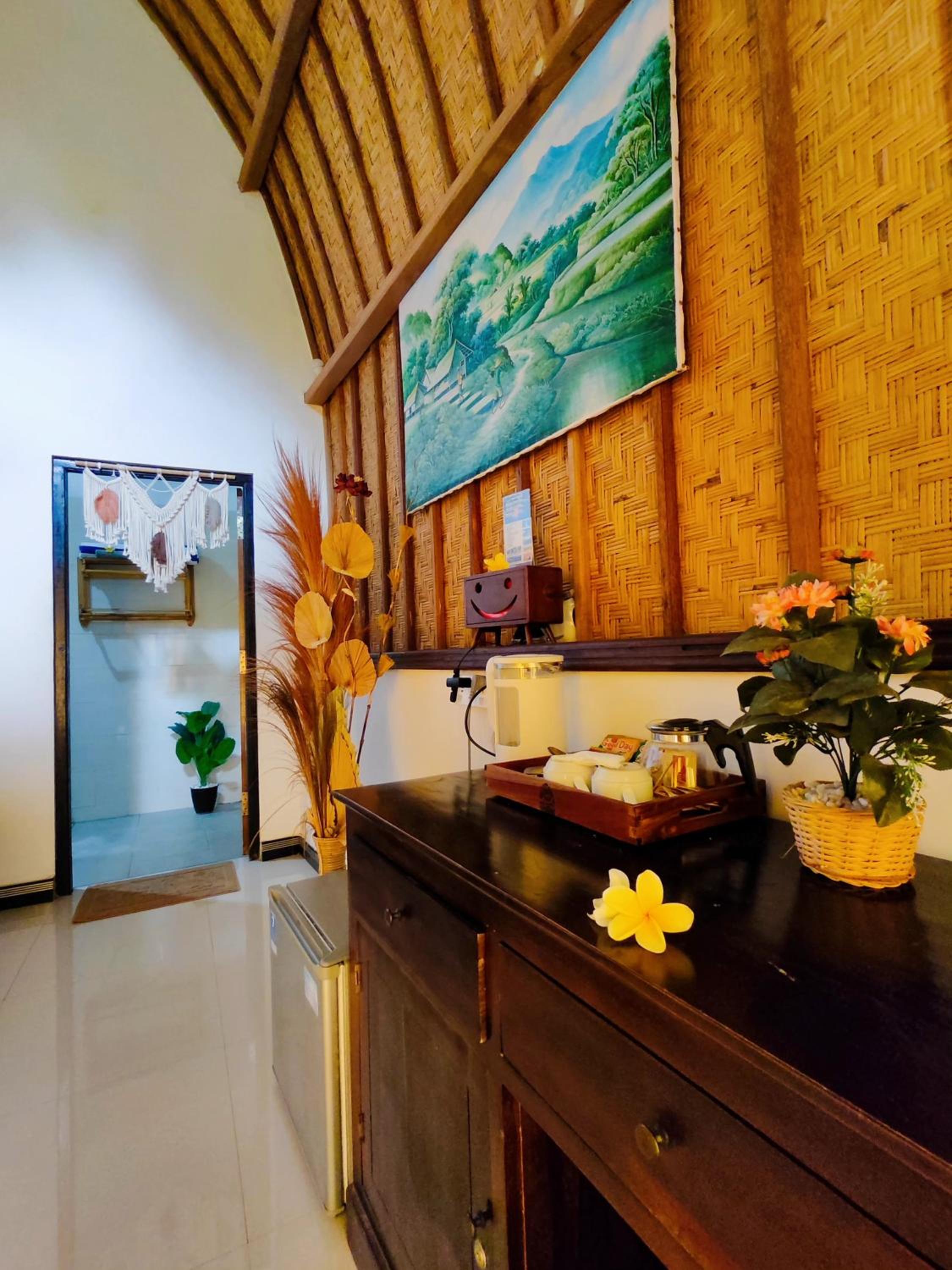 King Room with Balcony - Photo 15