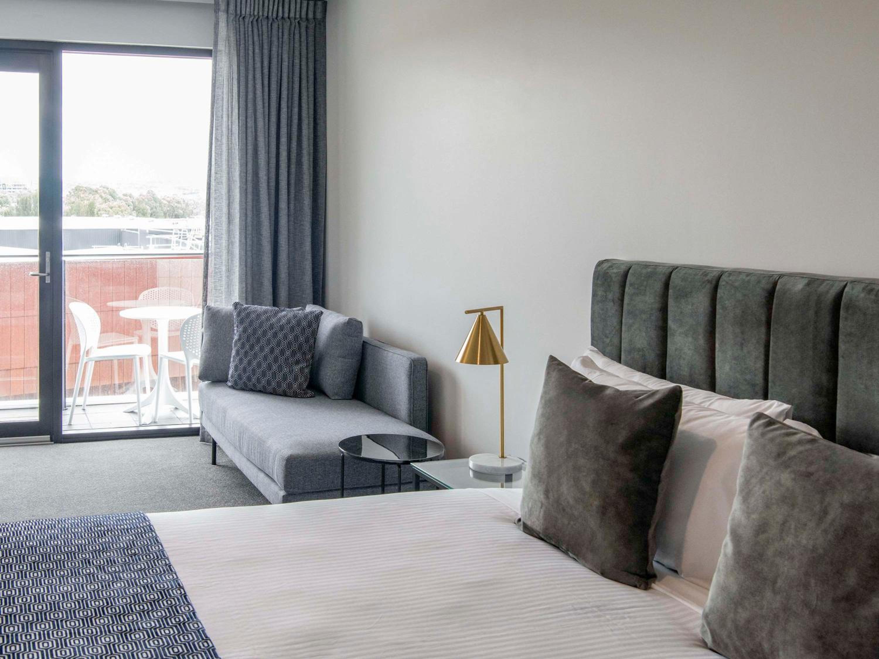 King Room with Balcony thumbnail 5
