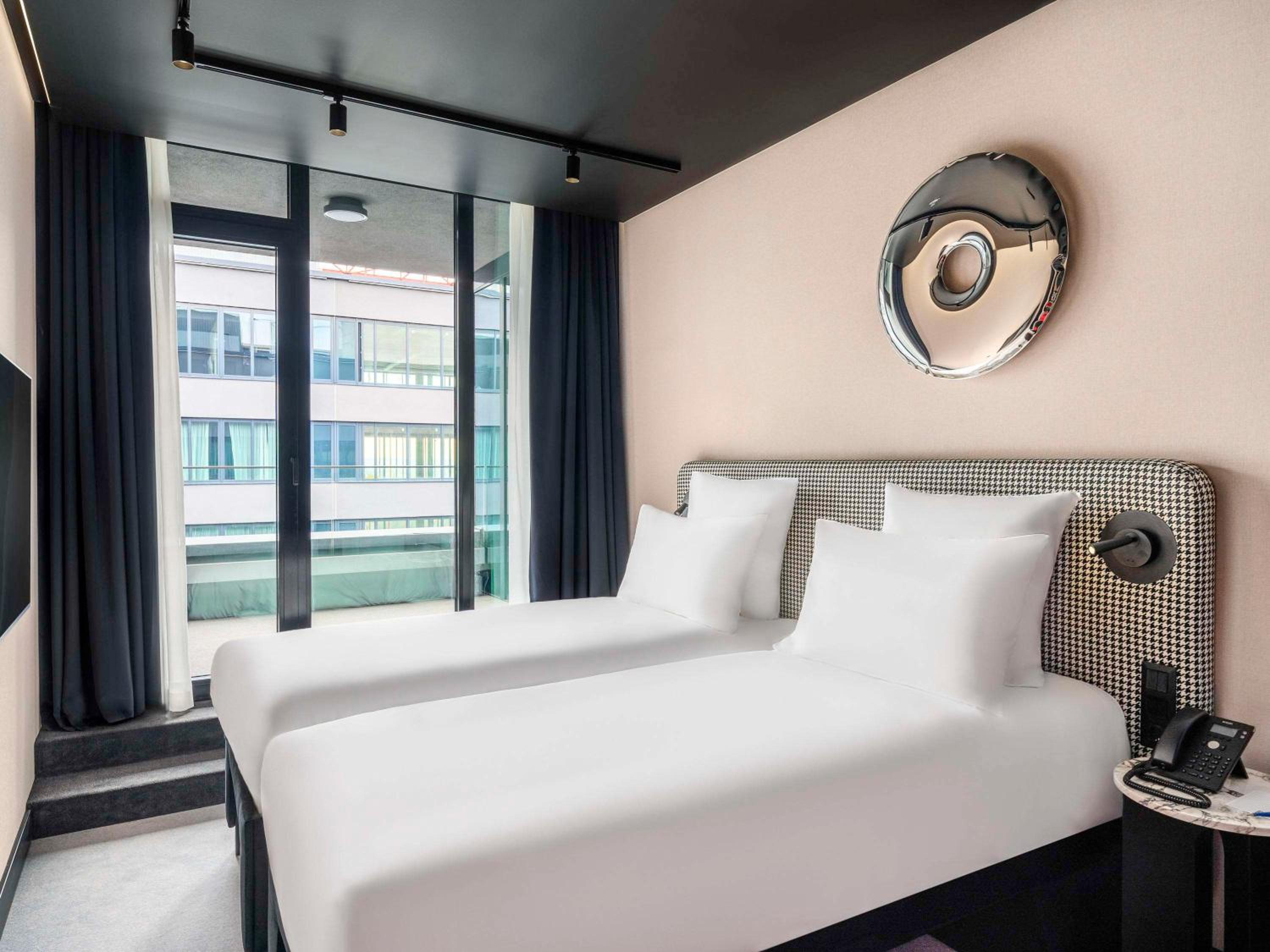 TRIBE Essential Twin room with Balcony - Photo 4