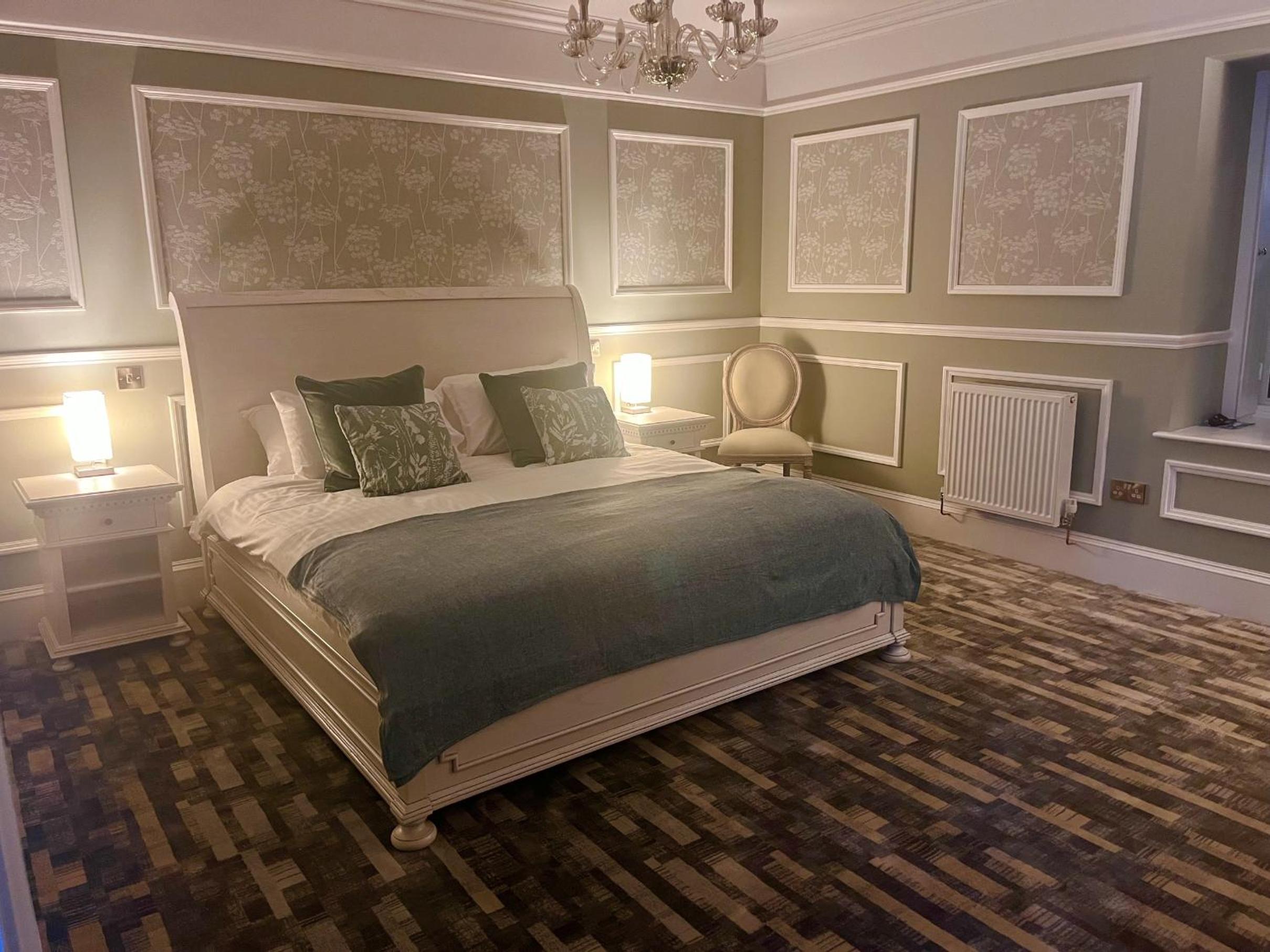 Superior King Suite - Photo 5