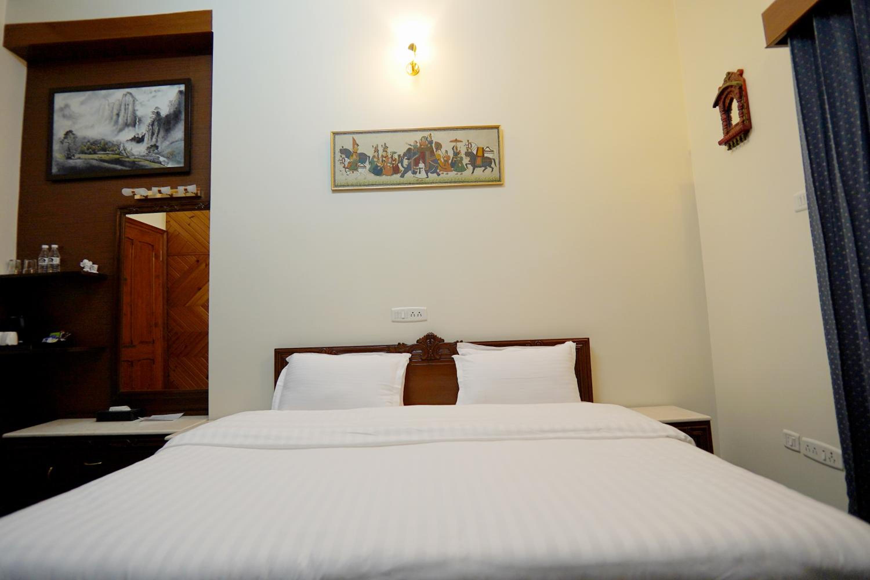 Deluxe Room - Photo 2