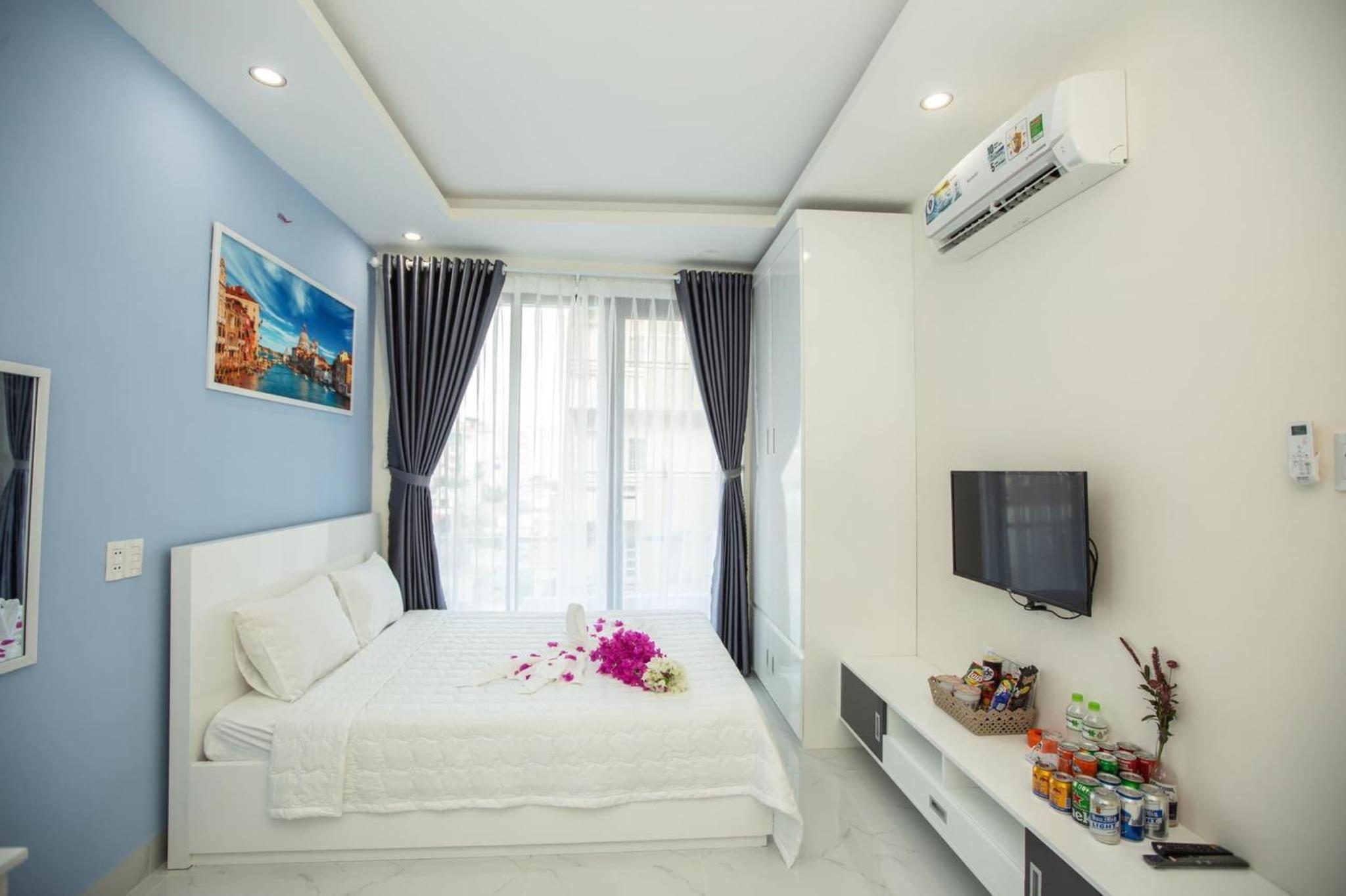 Apartment with Balcony