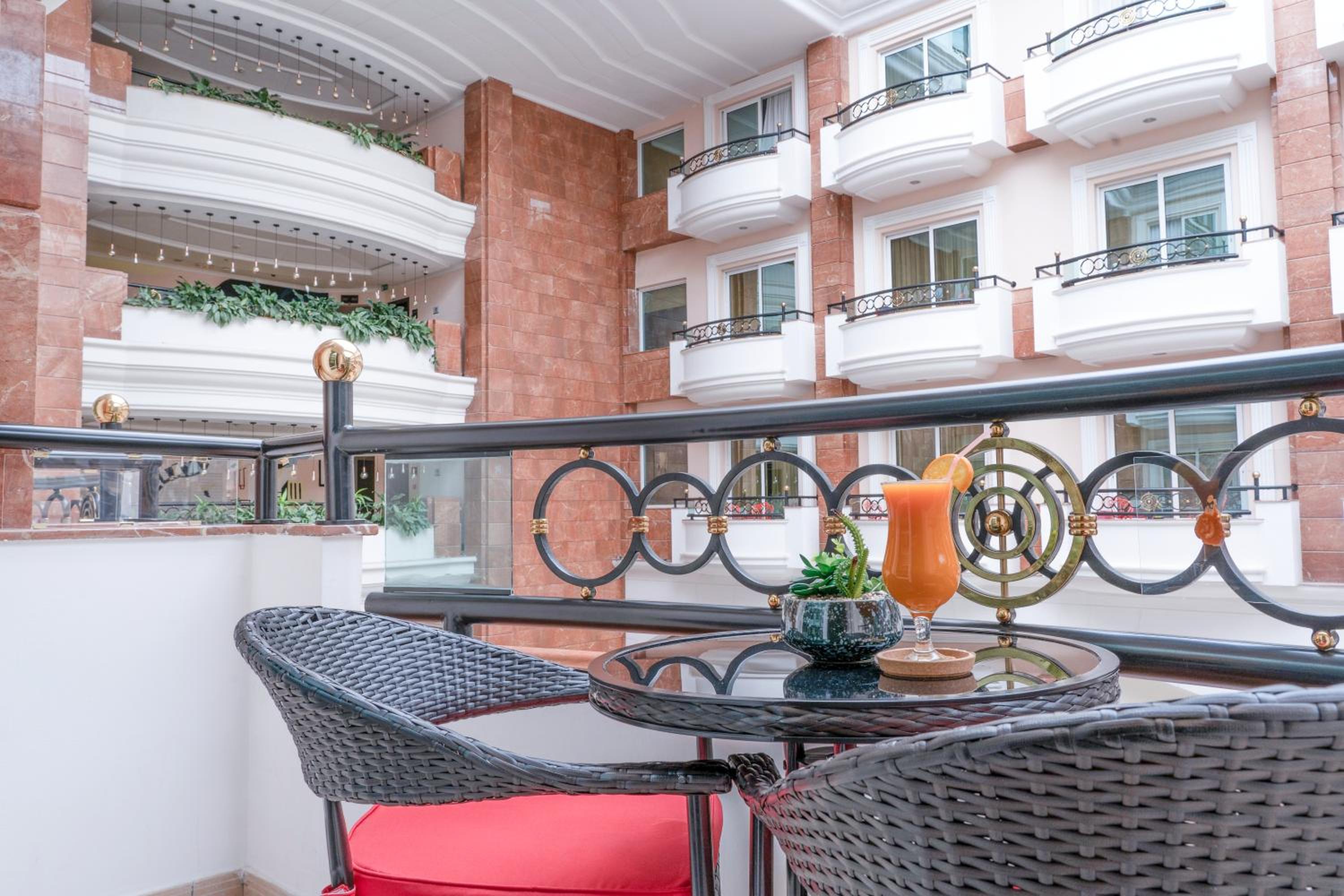Deluxe Twin Atrium View