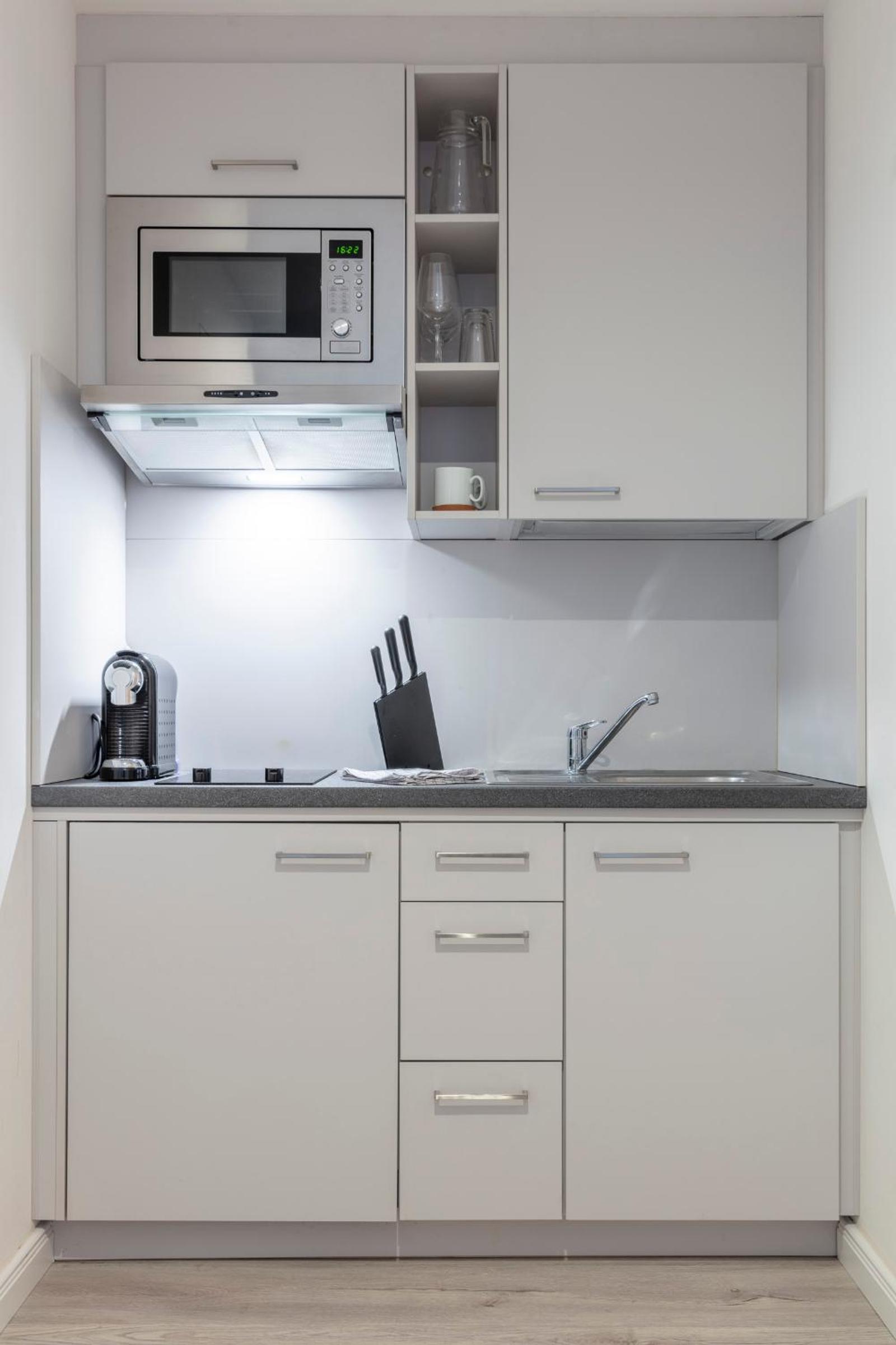 Standard Room - Kitchenette - Photo 17