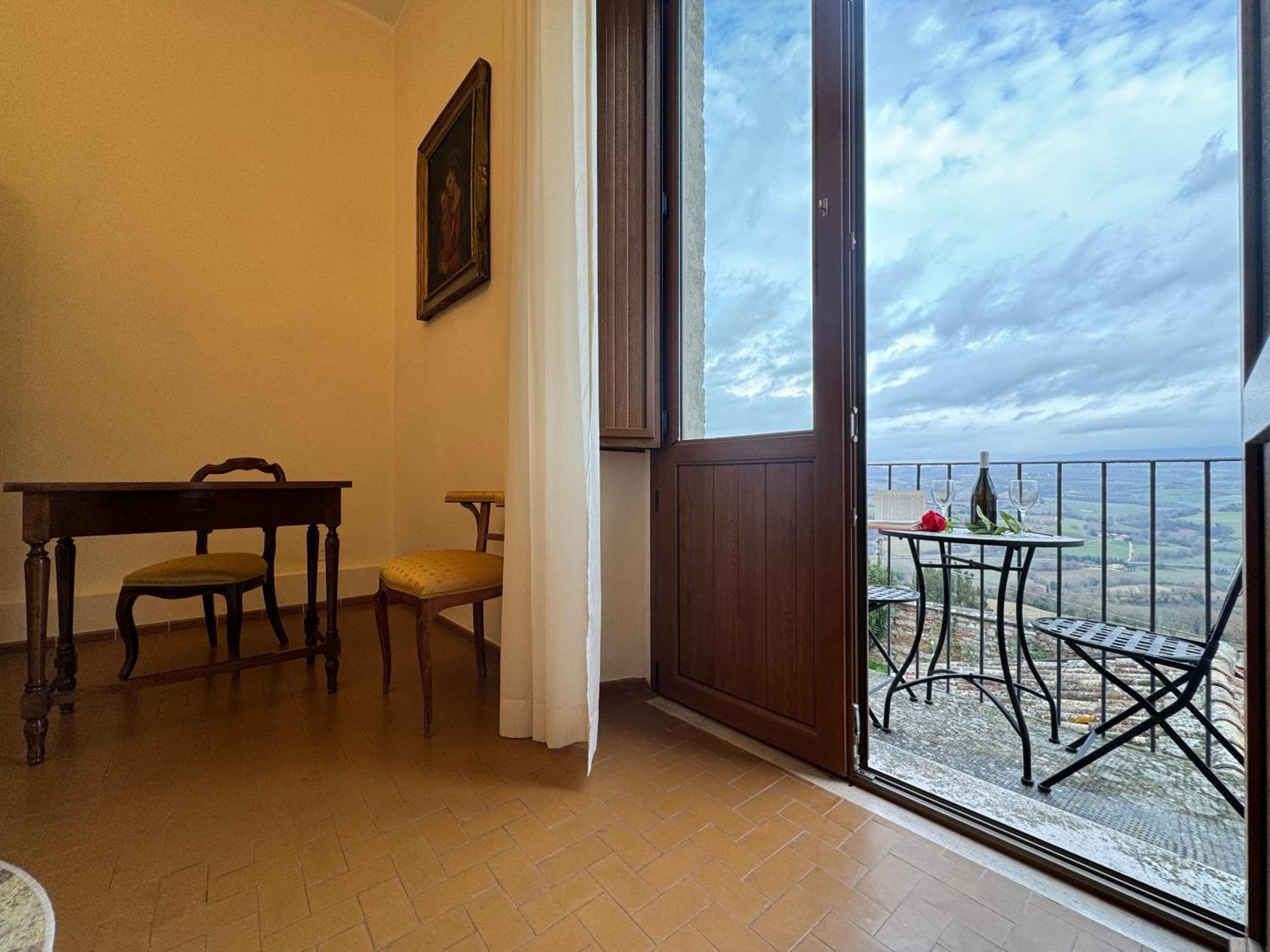 Suite with Terrace - Photo 5