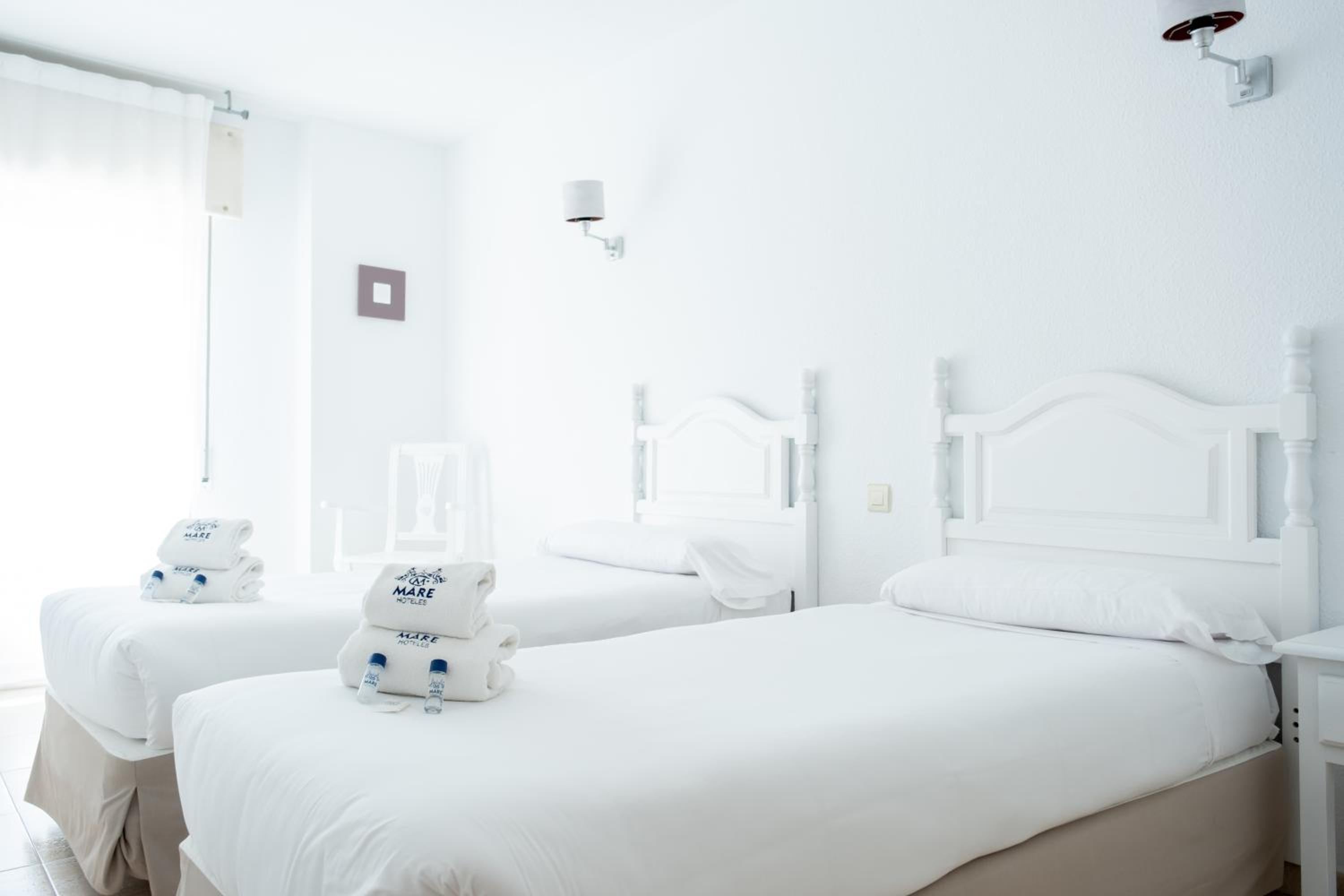 Double or Twin Room - Photo 5