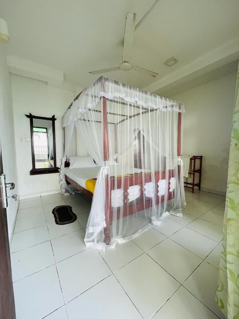 Basic Double Room with Fan photo 2