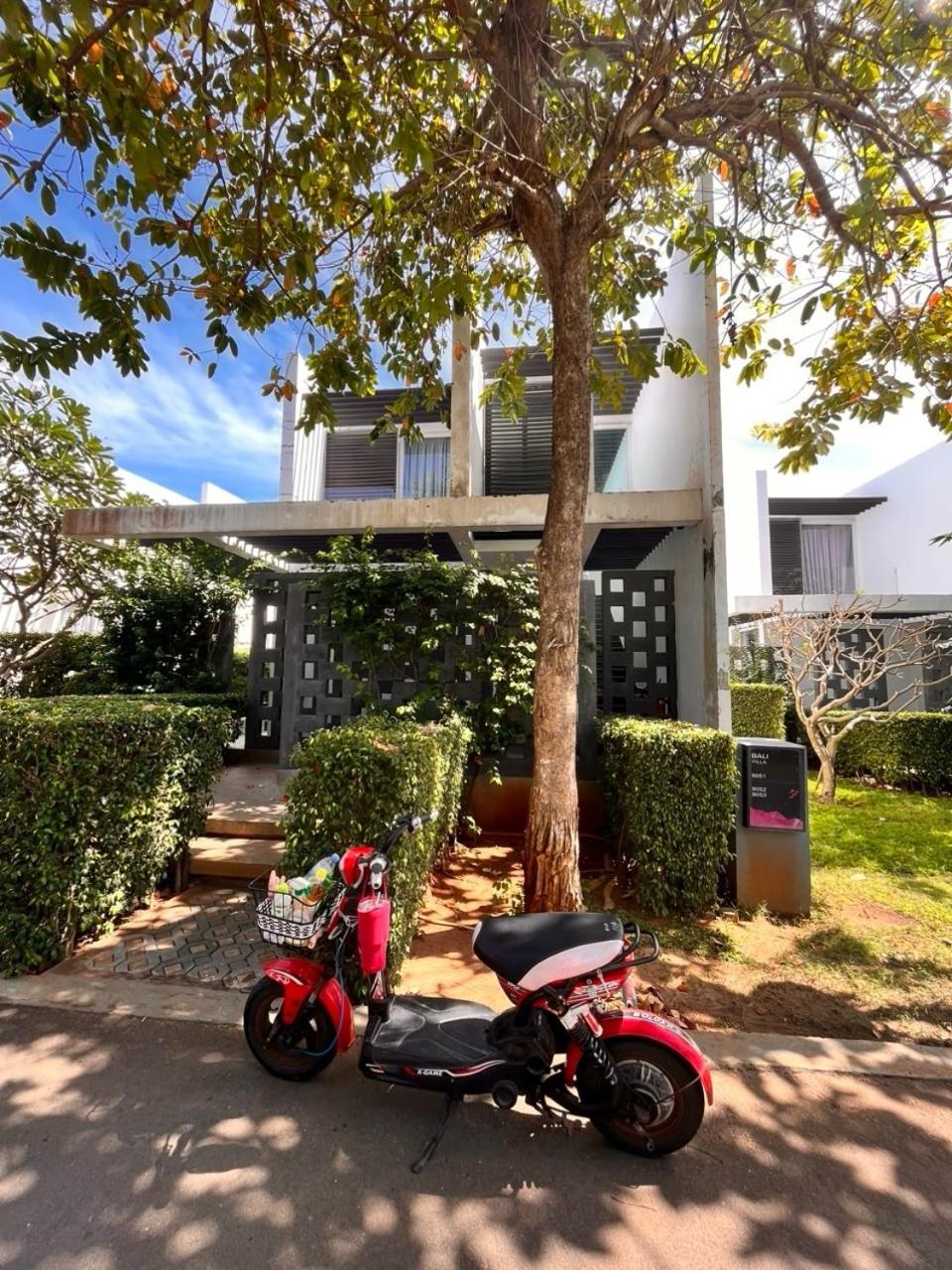 Three-Bedroom Villa photo 2