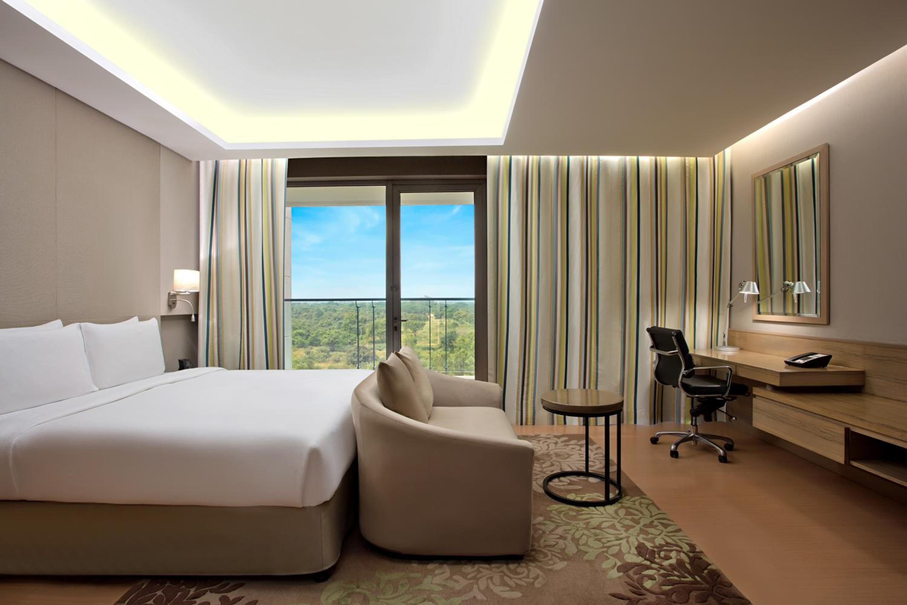 Premium Room with Balcony photo 2
