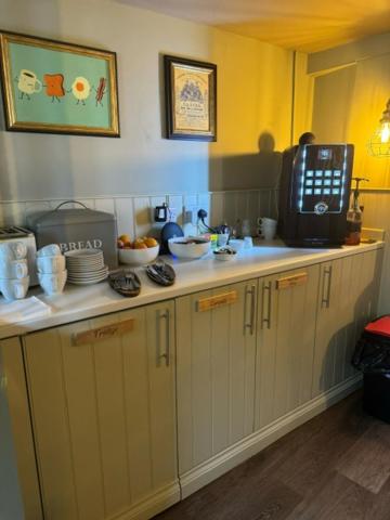 Single Room with Private Bathroom photo 3