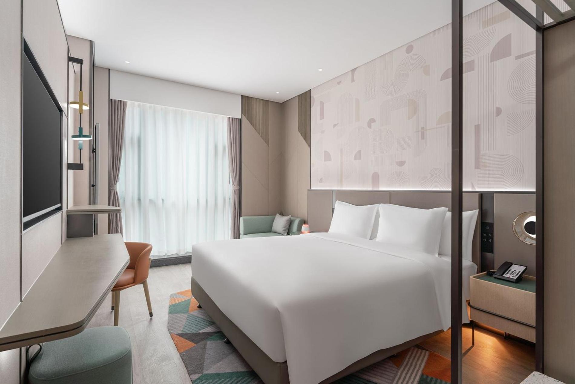 Standard King Room photo 1
