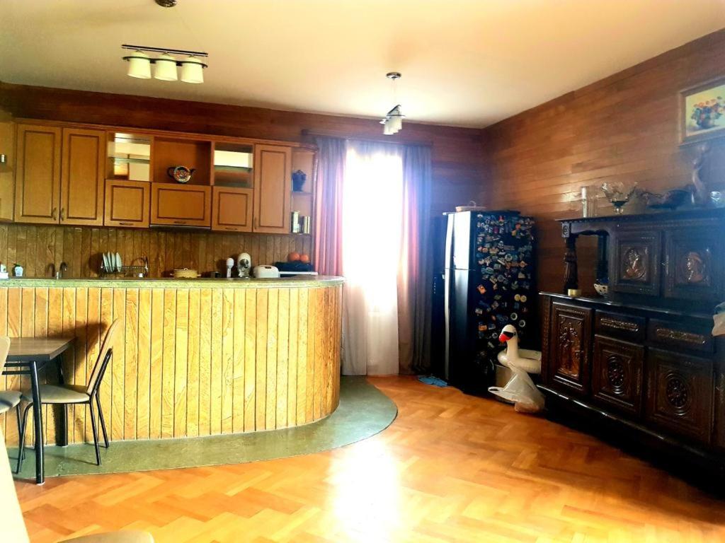Apartment photo 2