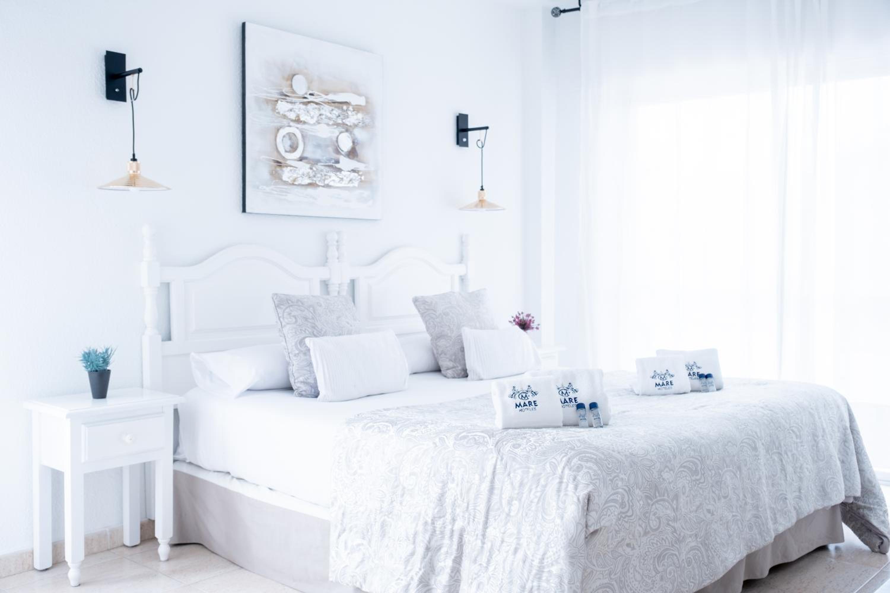 Double or Twin Room - Photo 9