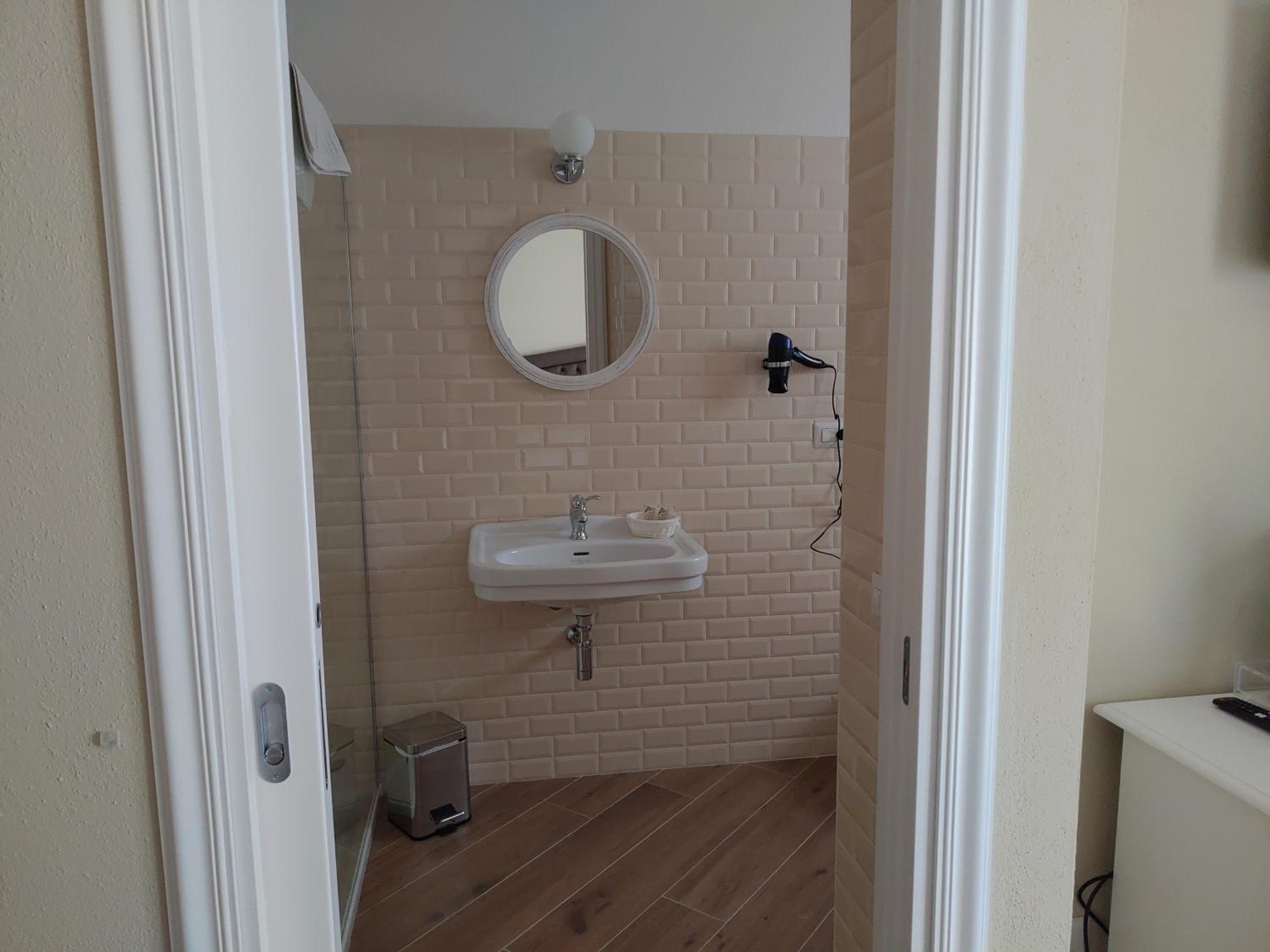 Double Room with Garden View - Photo 7