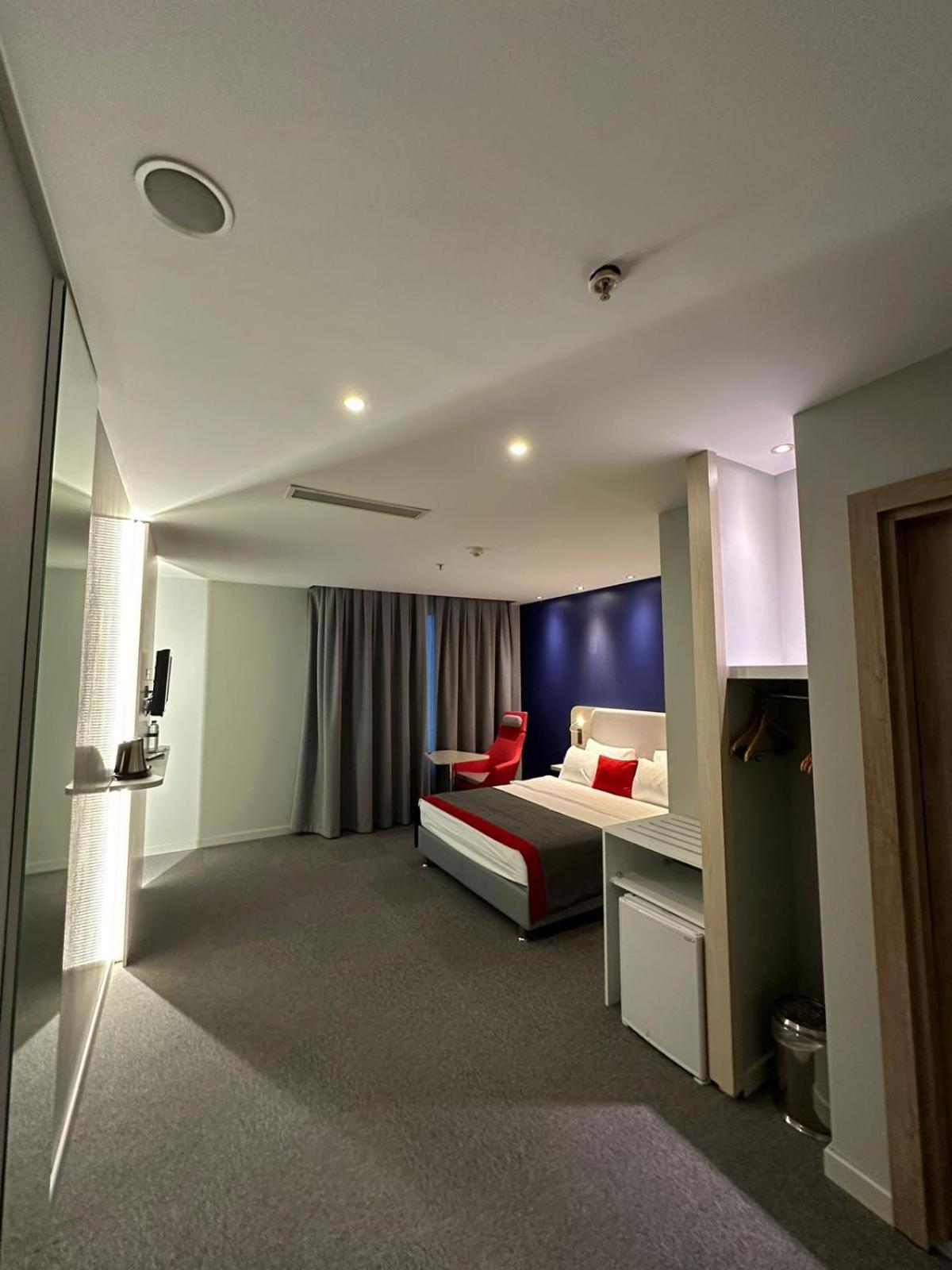 Standard Room with Free Breakfast photo 2