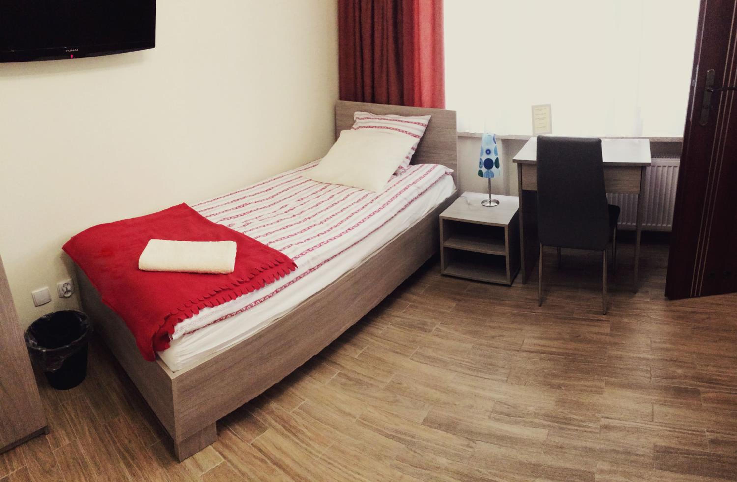 Double or Twin Room - Photo 8