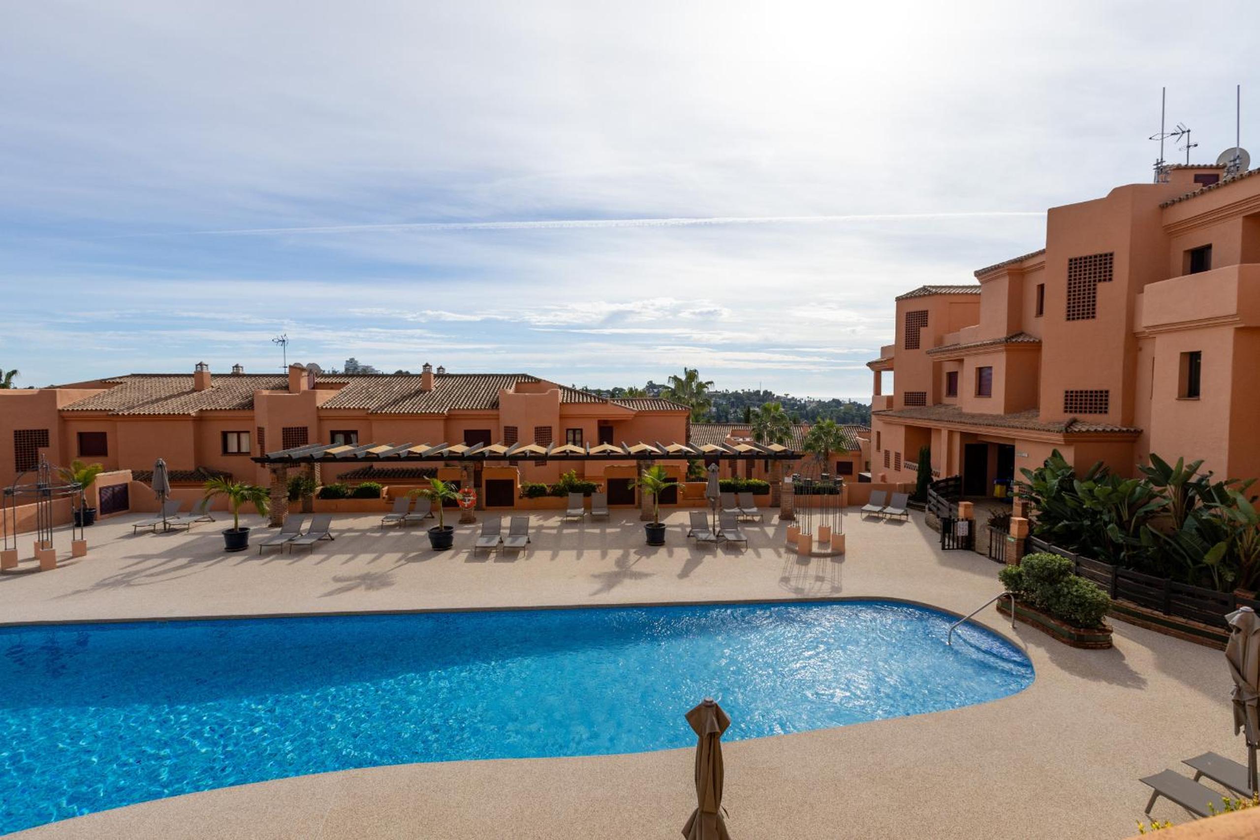 PREMIUM ONE BEDROOM APARTMENT WITH VIEWS